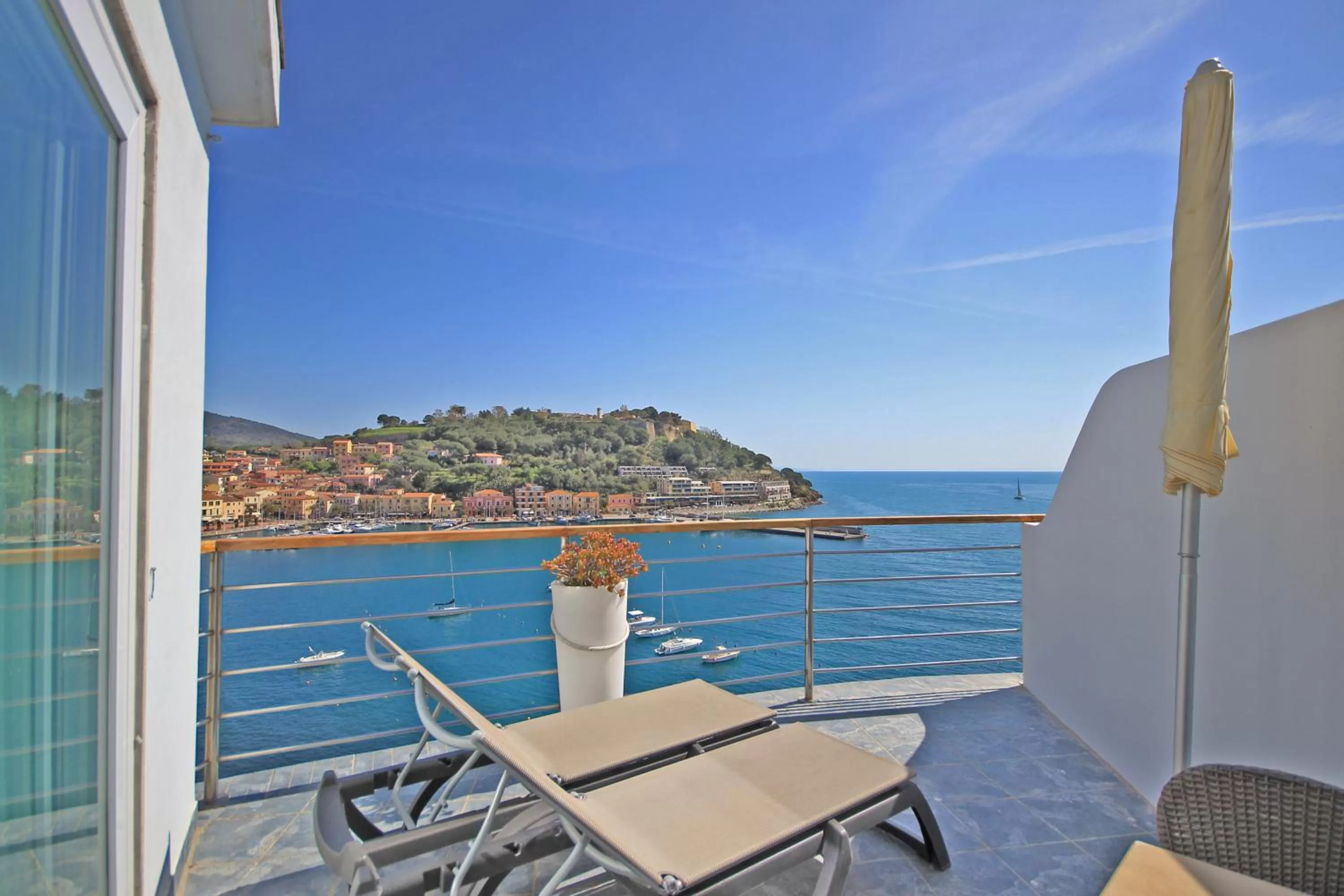Balcony/Terrace in Hotel Plaza