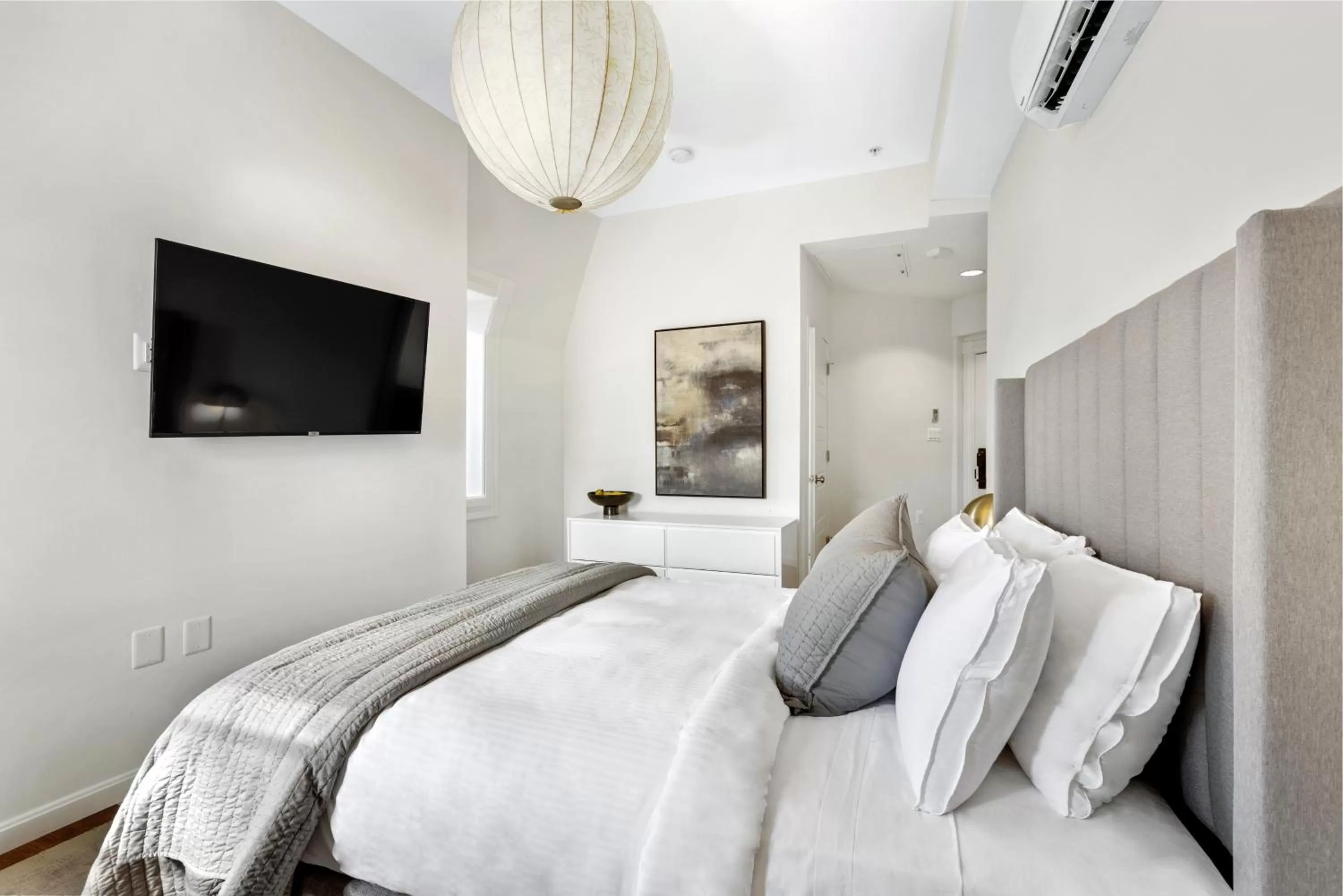 Bedroom, Bed in Brexton Hotel