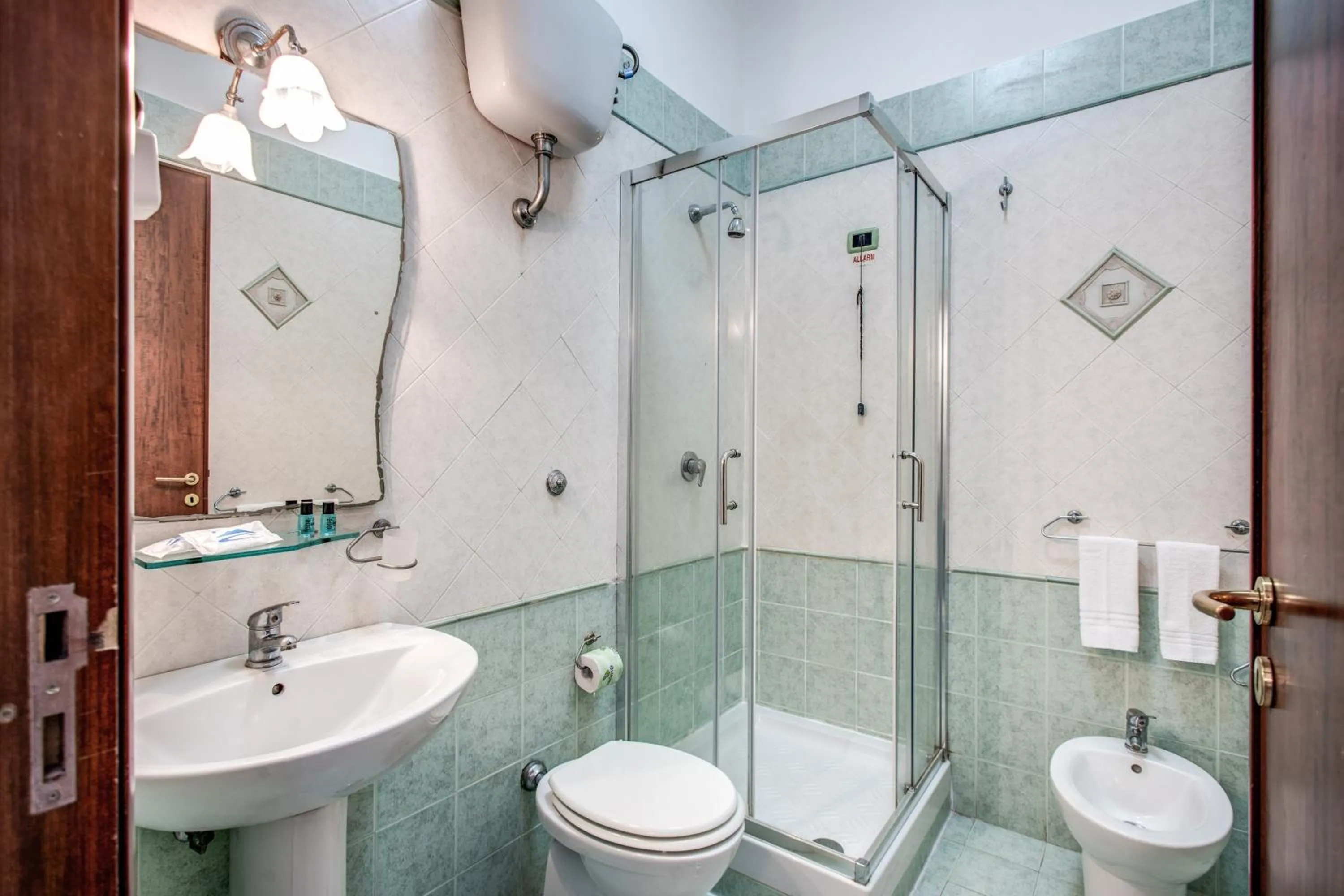 Bathroom in Hotel Garibaldi