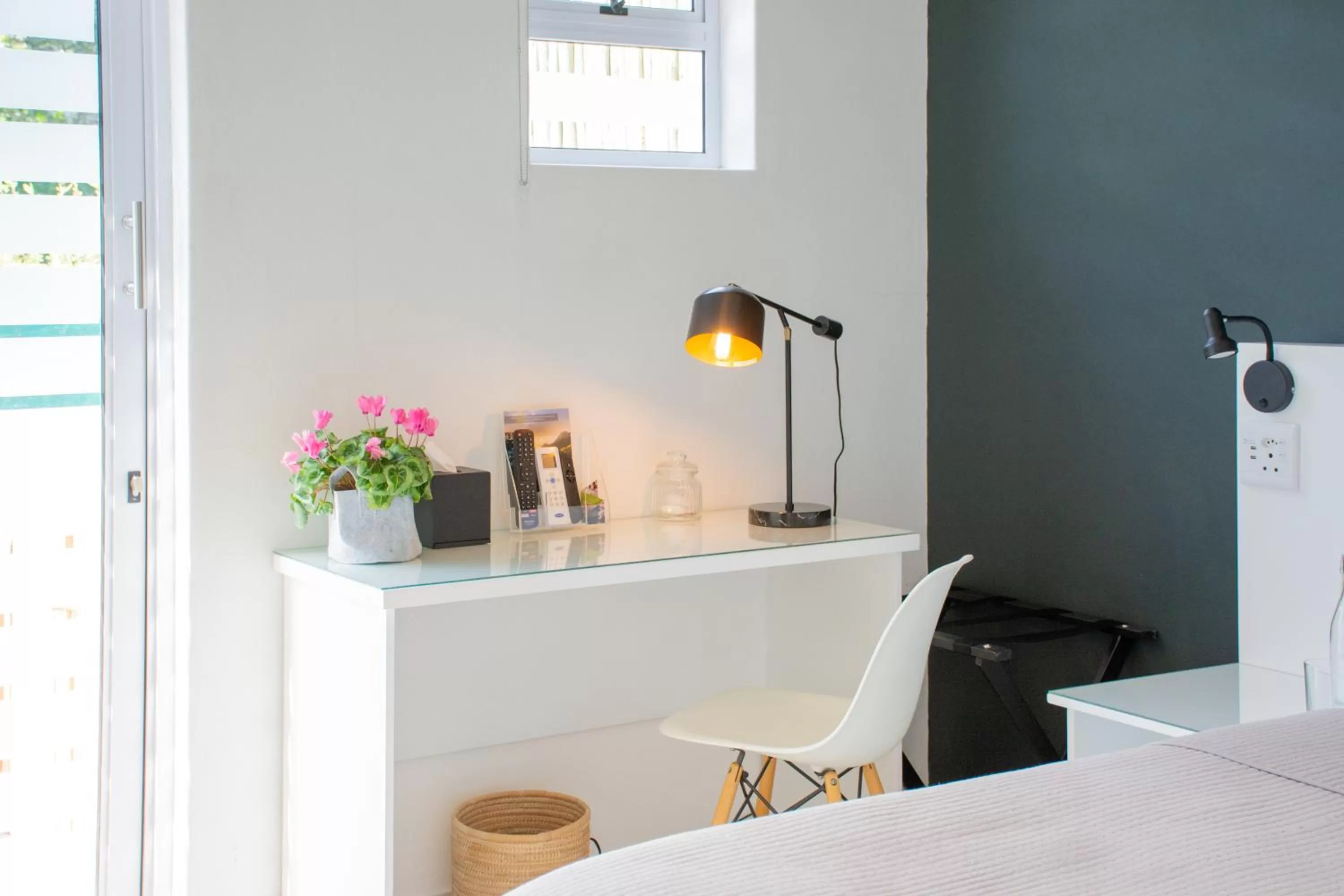 Seating area, Bed in Vida Nova Retreat