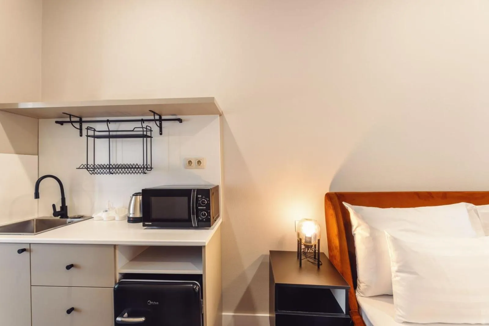 Dining area, Bed in Salve