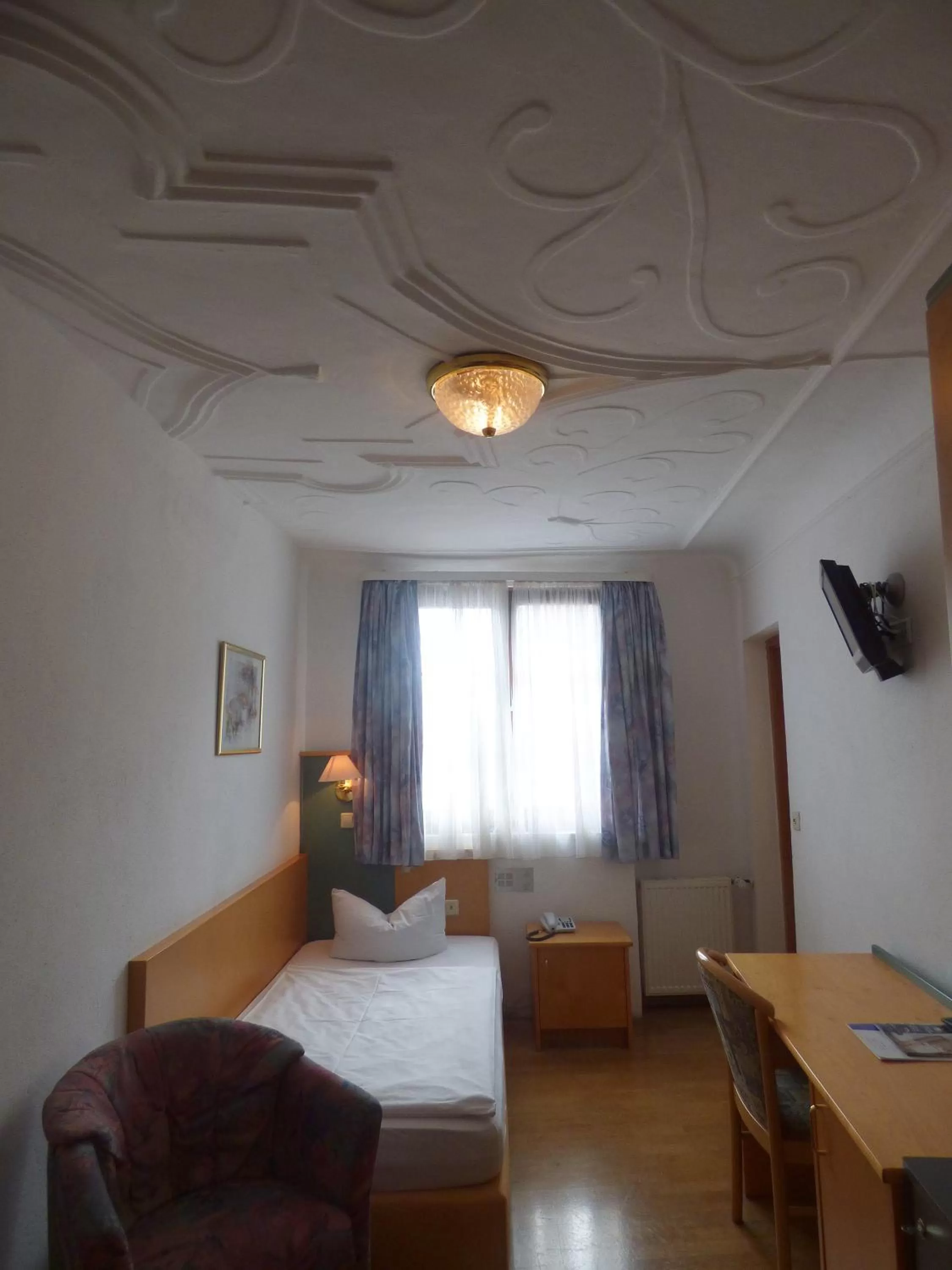 Photo of the whole room, Bed in Hotel Krone