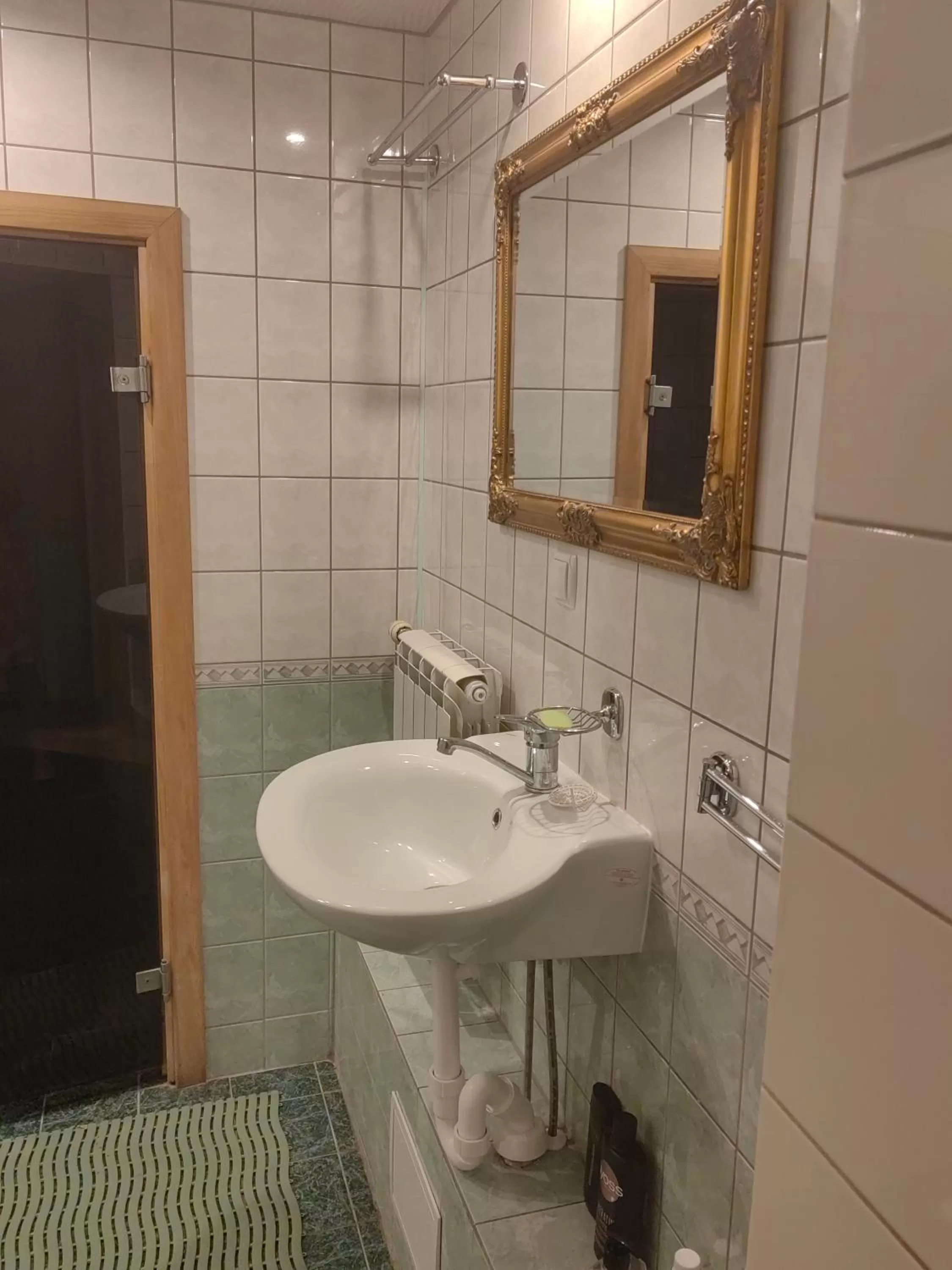 Bathroom in Route House 39 Motel