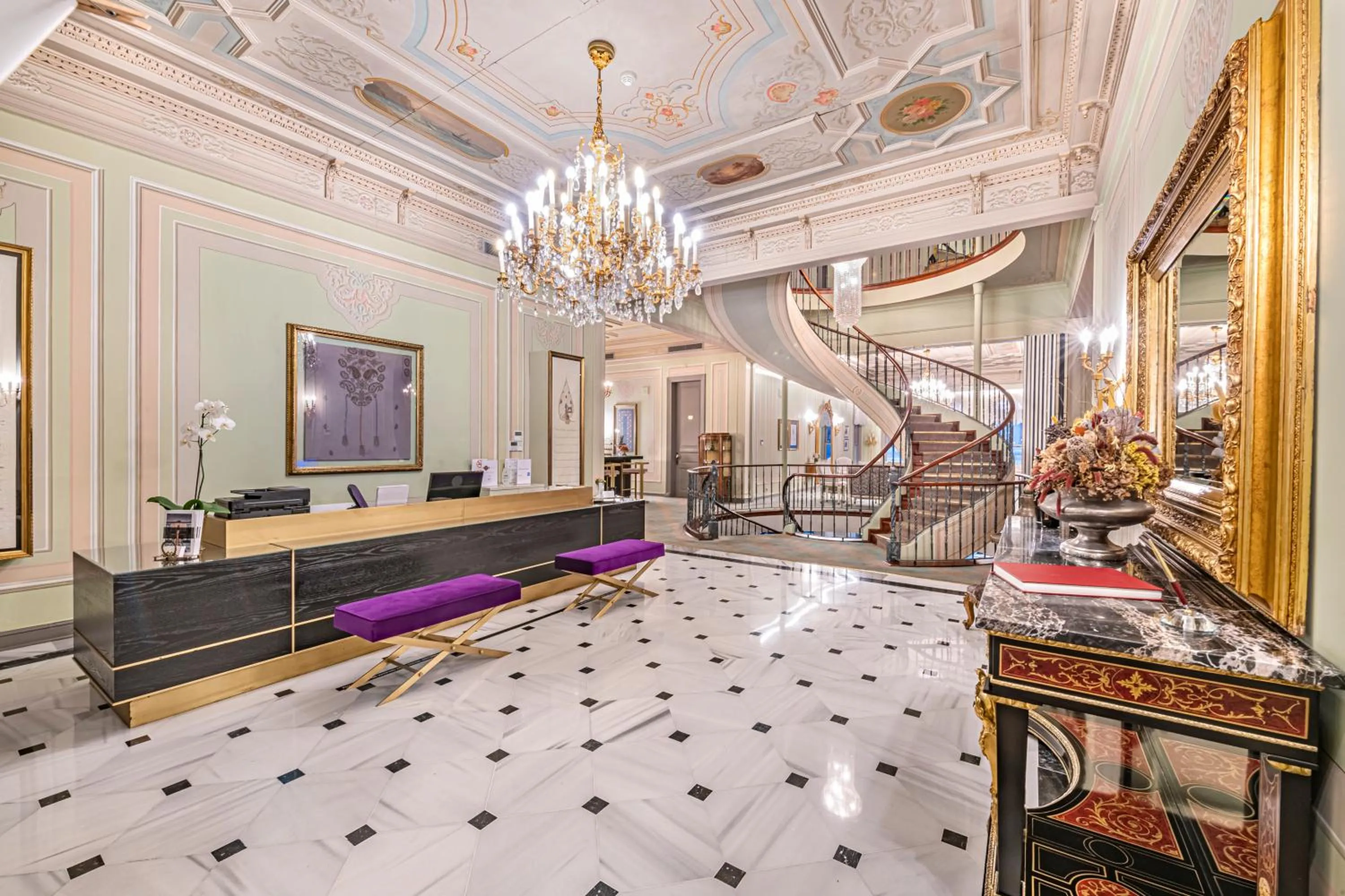 Lobby or reception in Bosphorus Palace Hotel