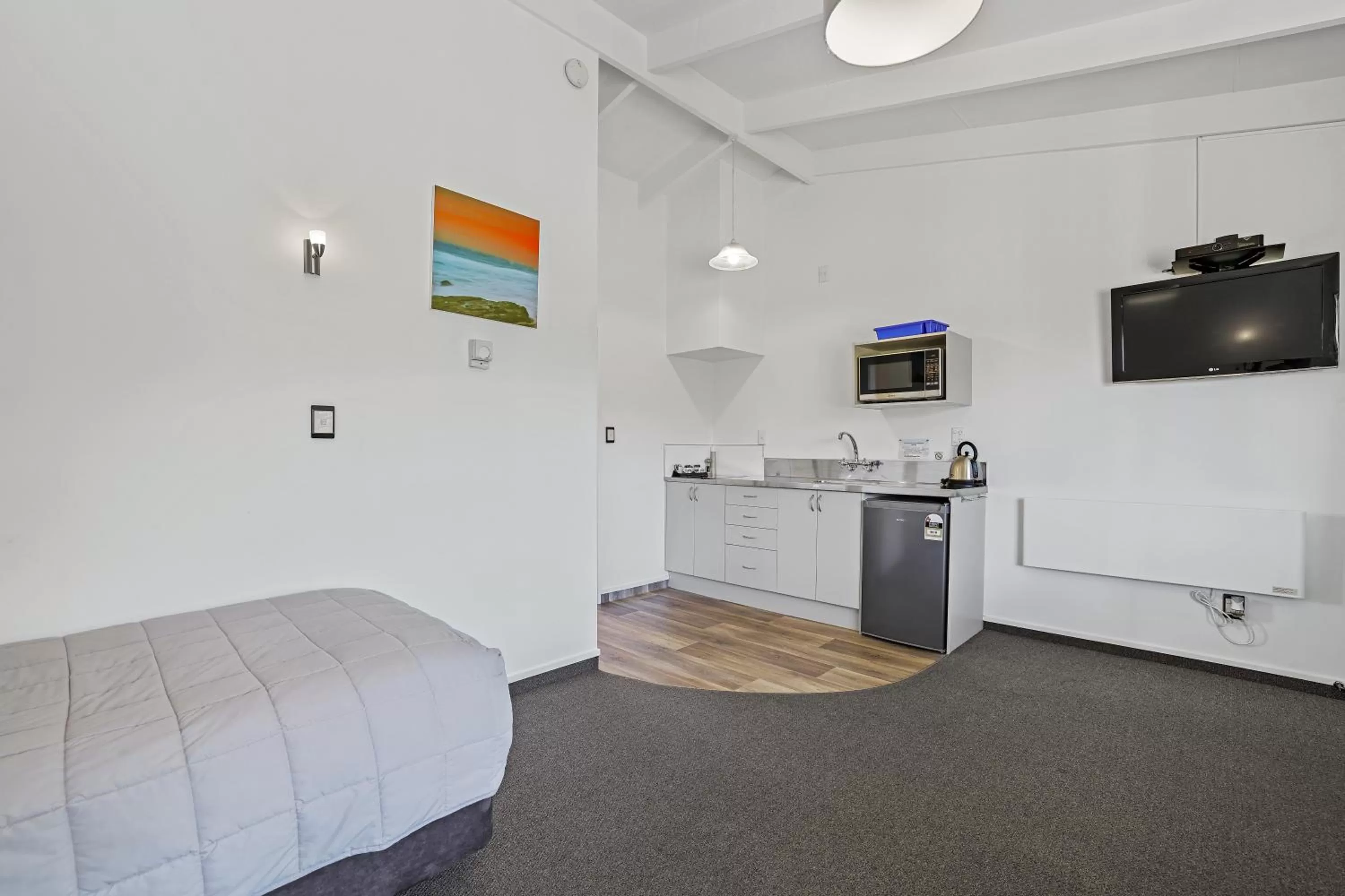 Living room in Colonial Lodge Motel