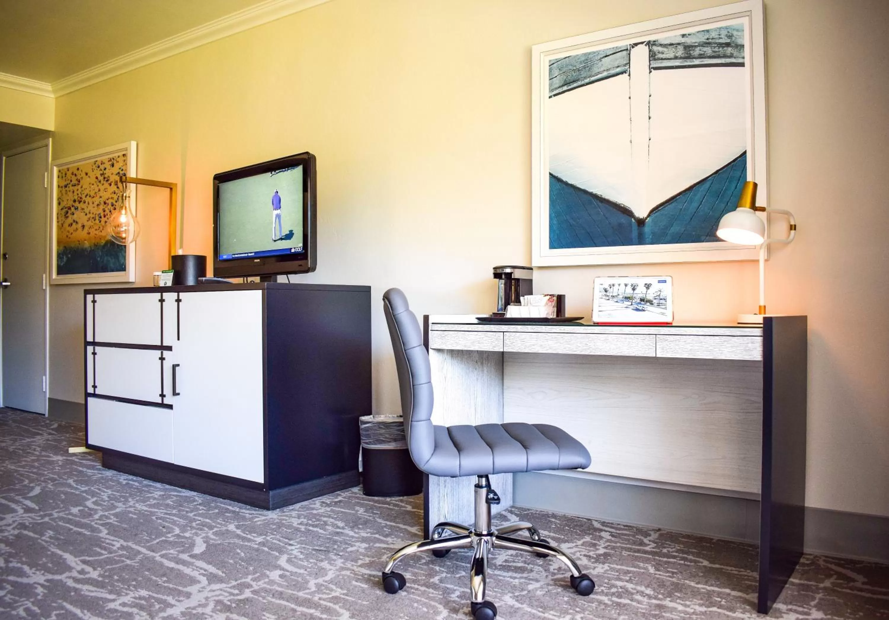 TV and multimedia in Beachside Inn