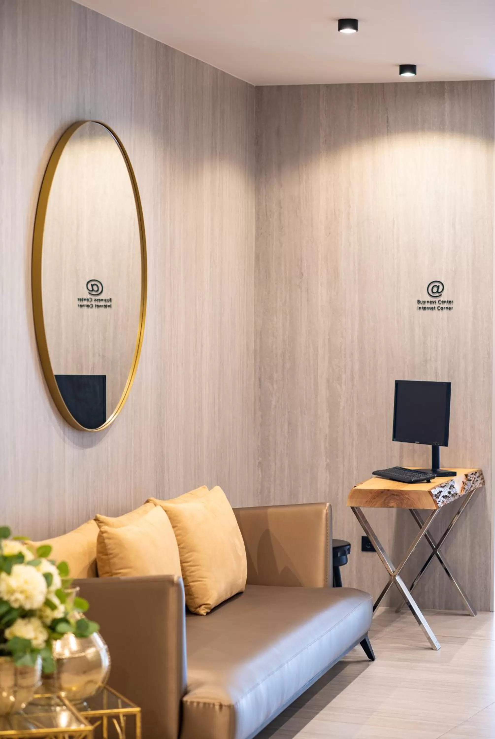 Lobby or reception in Hotel Cristal Setúbal