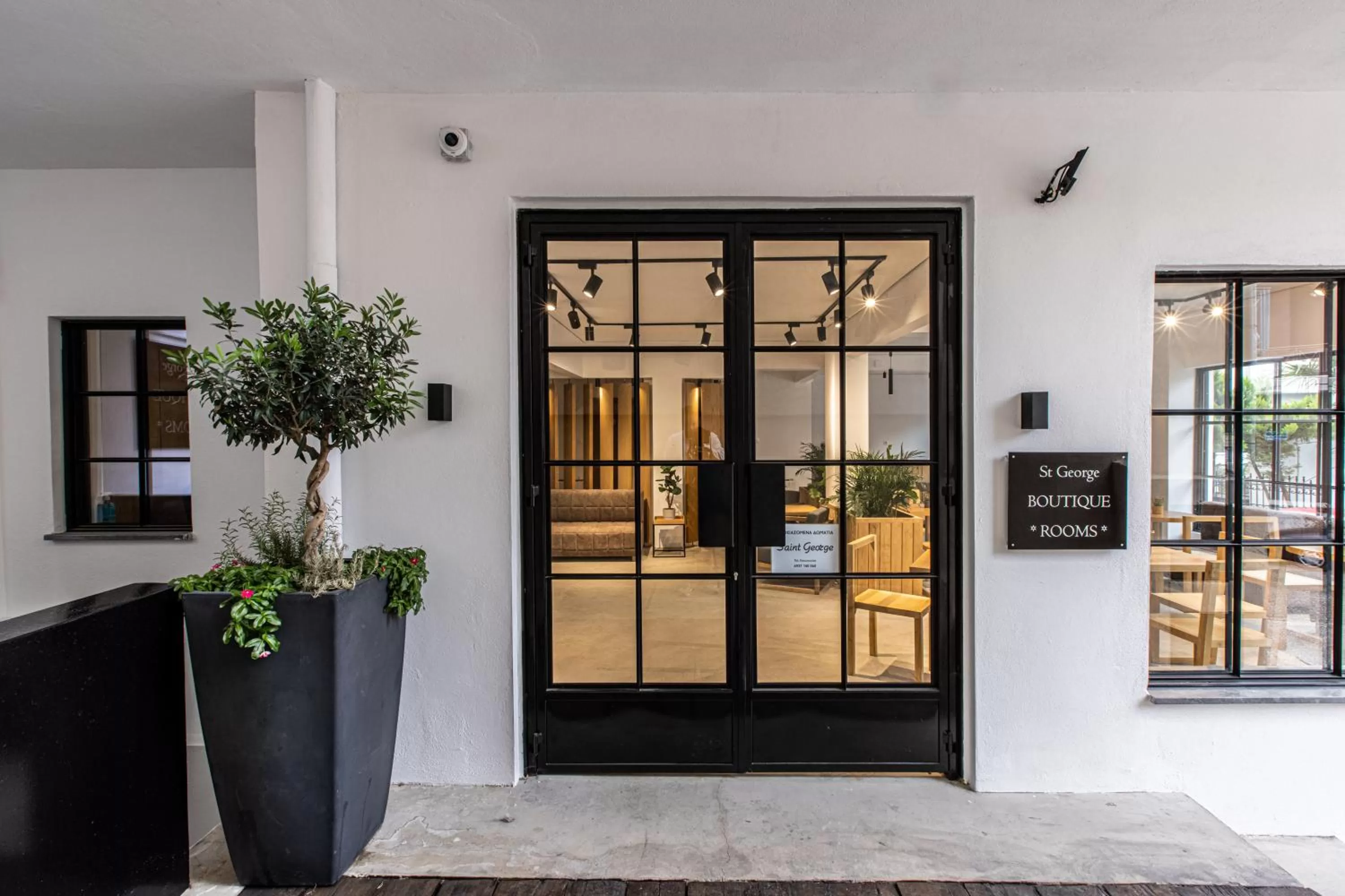 Facade/entrance in Saint George Boutique Rooms