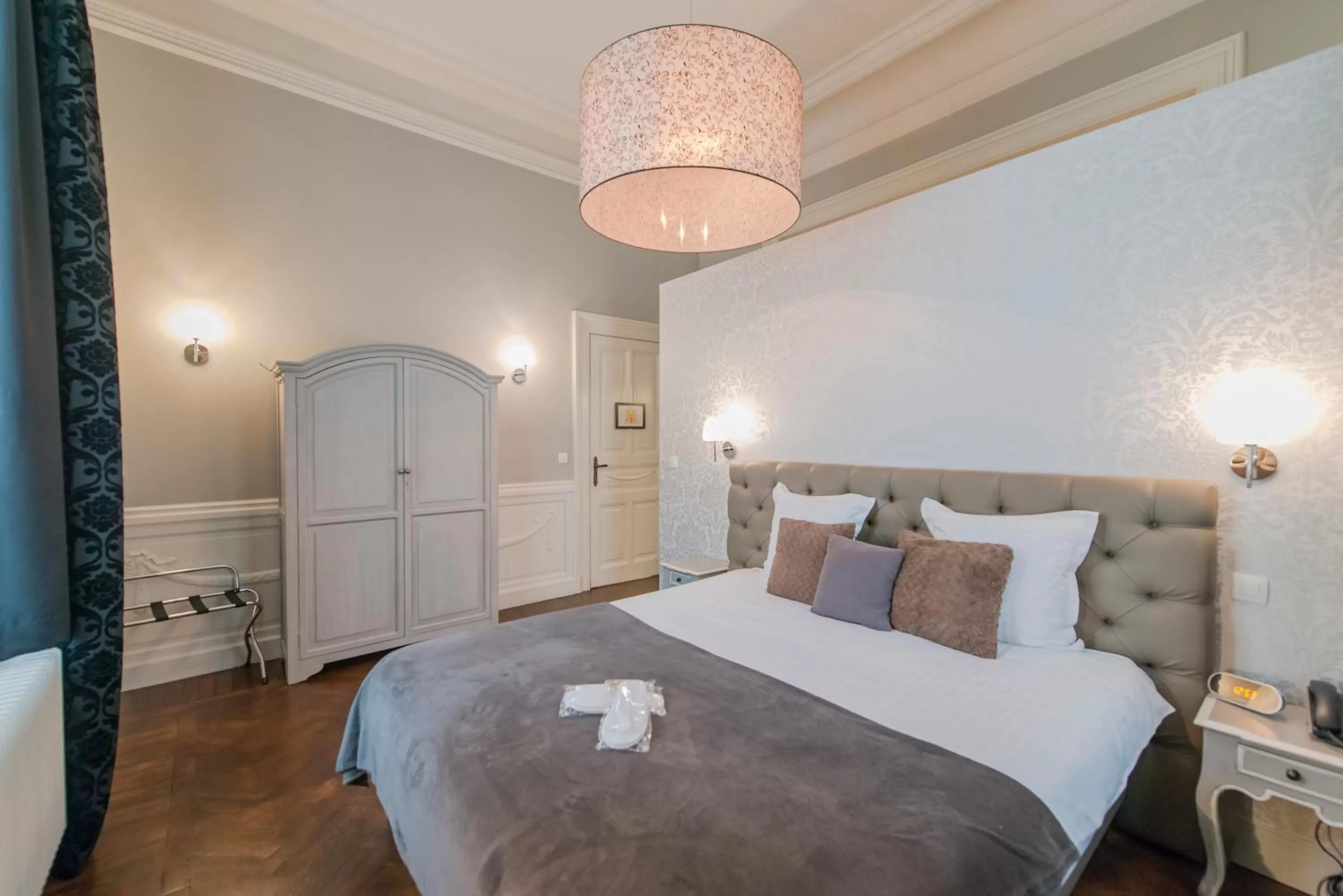 Photo of the whole room, Bed in Boutique Hotel Huys van Steyns