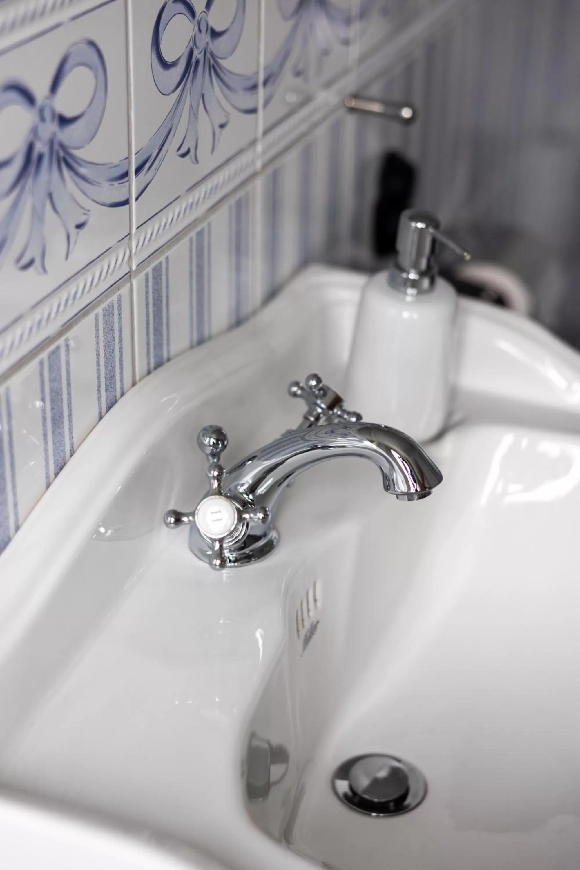 Bathroom in Park Hotel Linköping Fawlty Towers