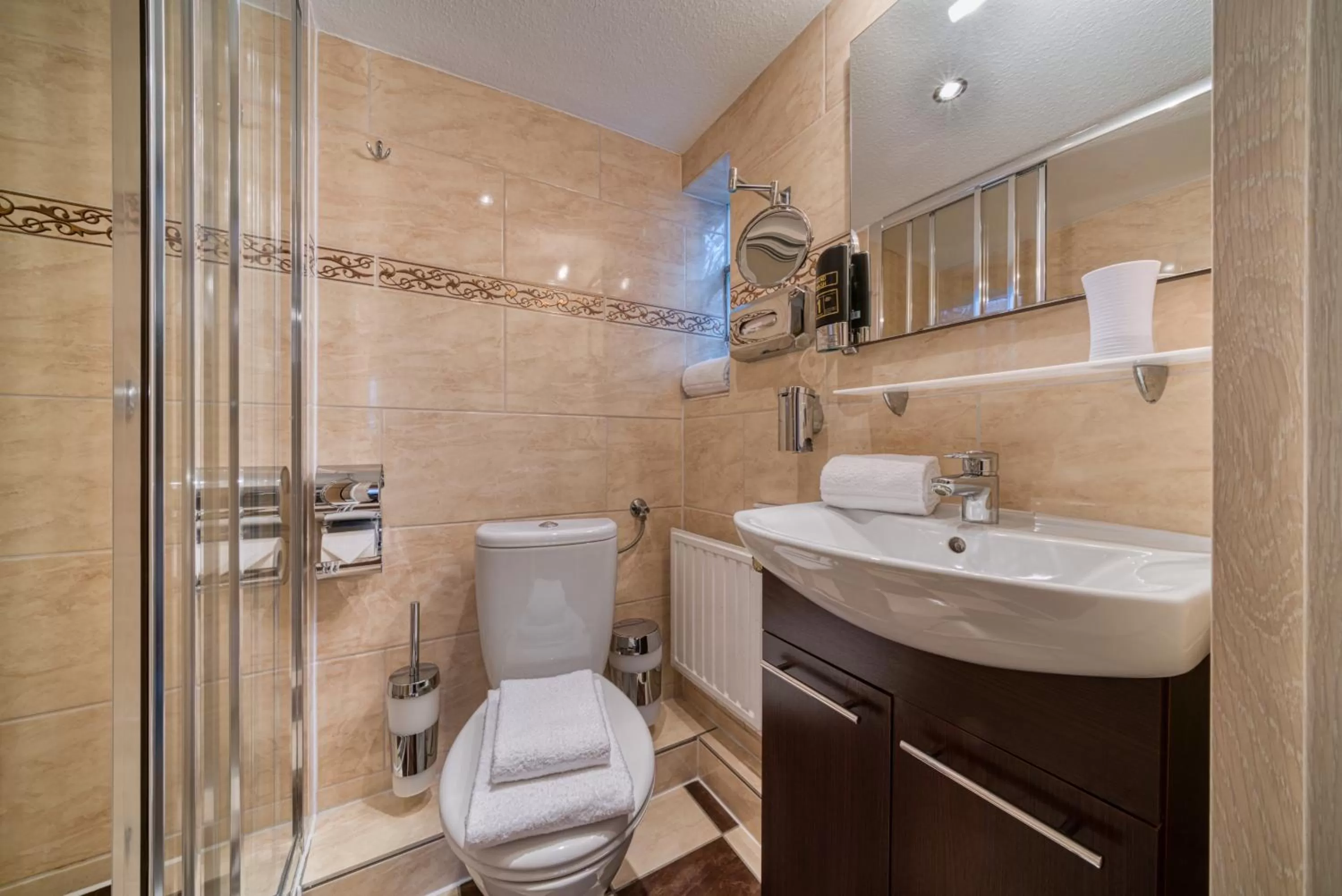 Shower in Hotel Am Fischmarkt