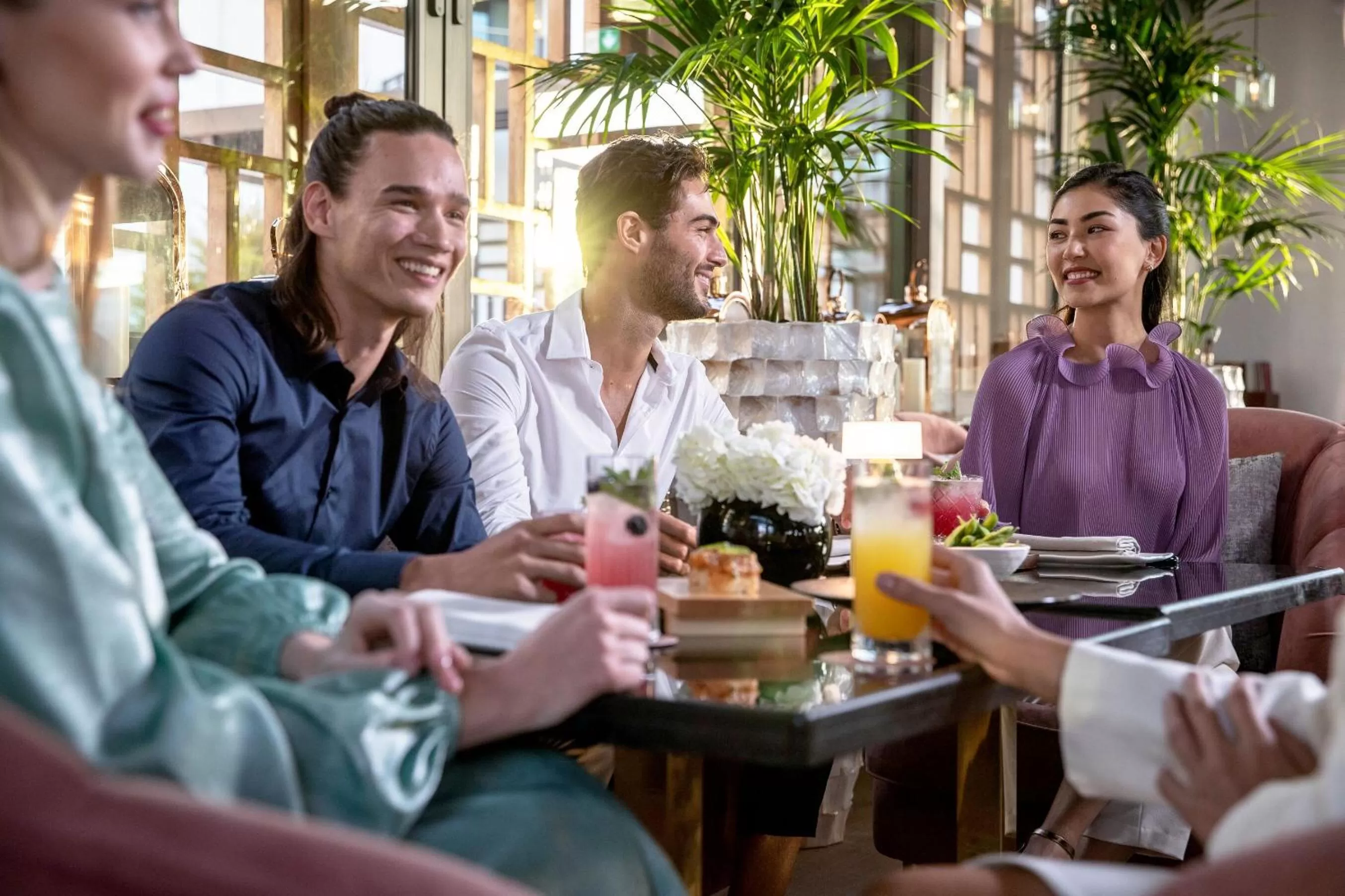 Restaurant/places to eat in Jumeirah Emirates Towers