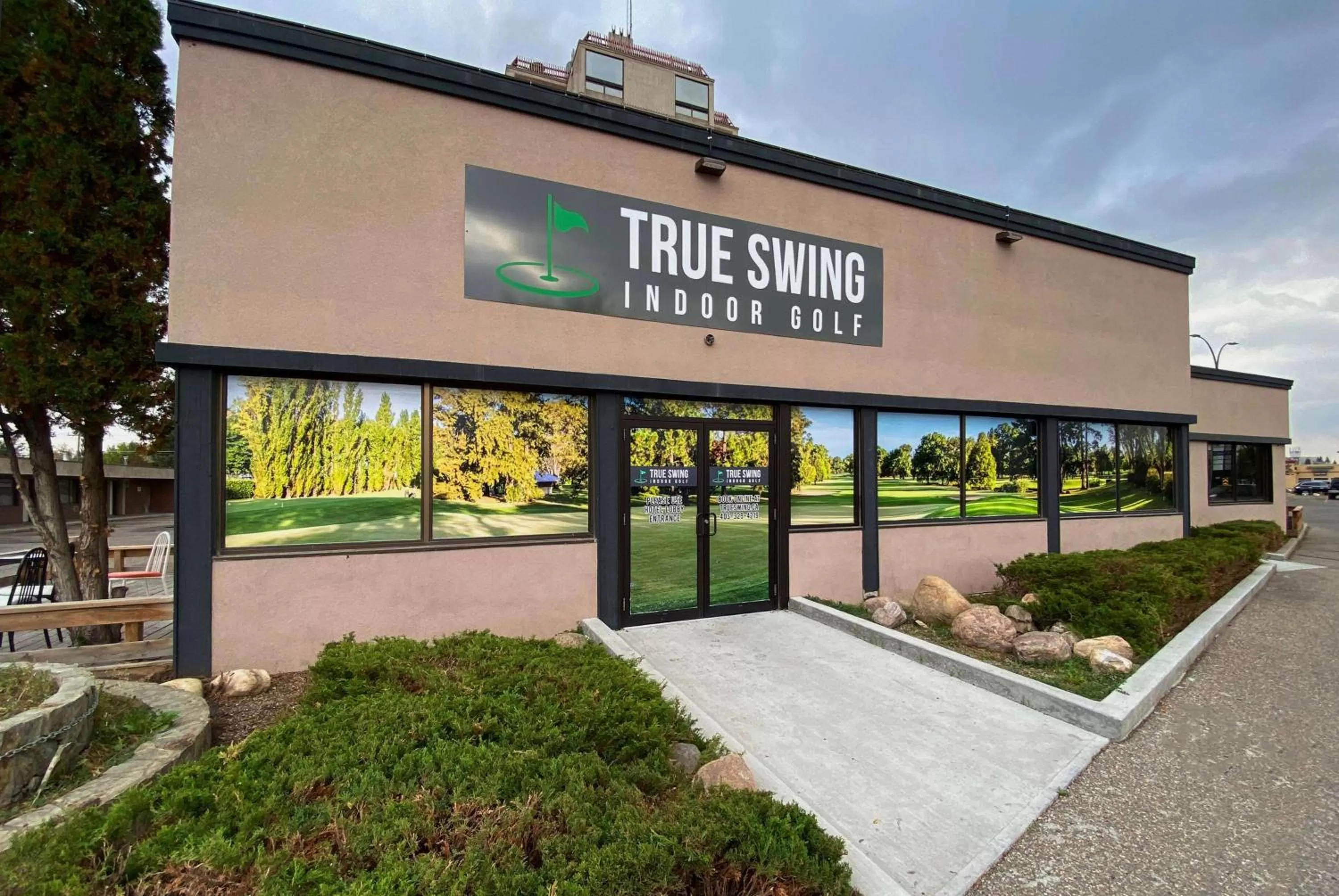 Golfcourse in Ramada by Wyndham Lethbridge