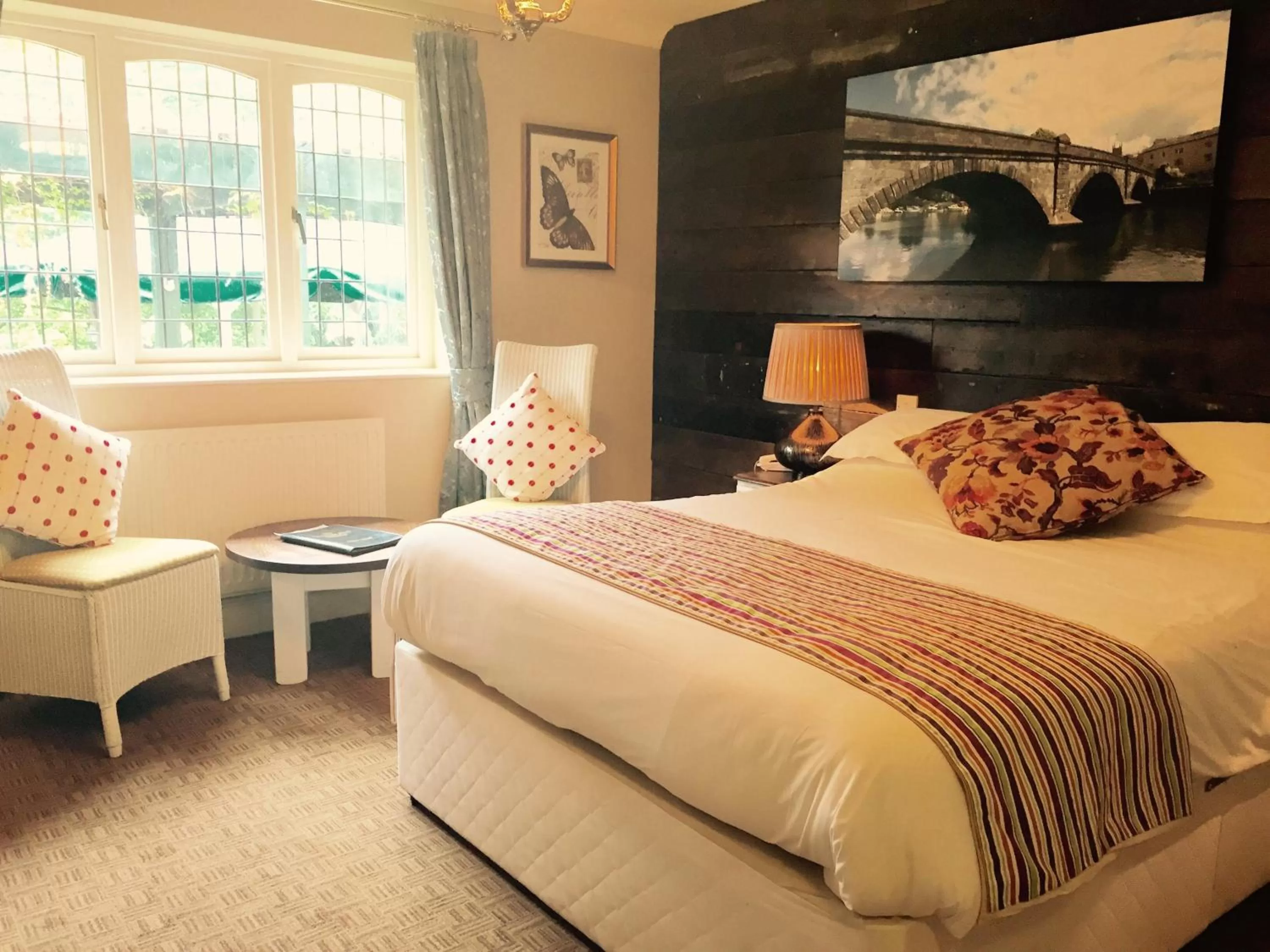 TV and multimedia, Bed in The Waterman's Arms