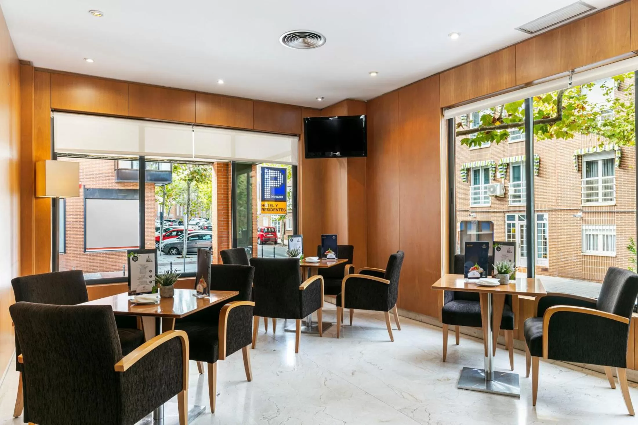 Lounge or bar in Globales de los Reyes