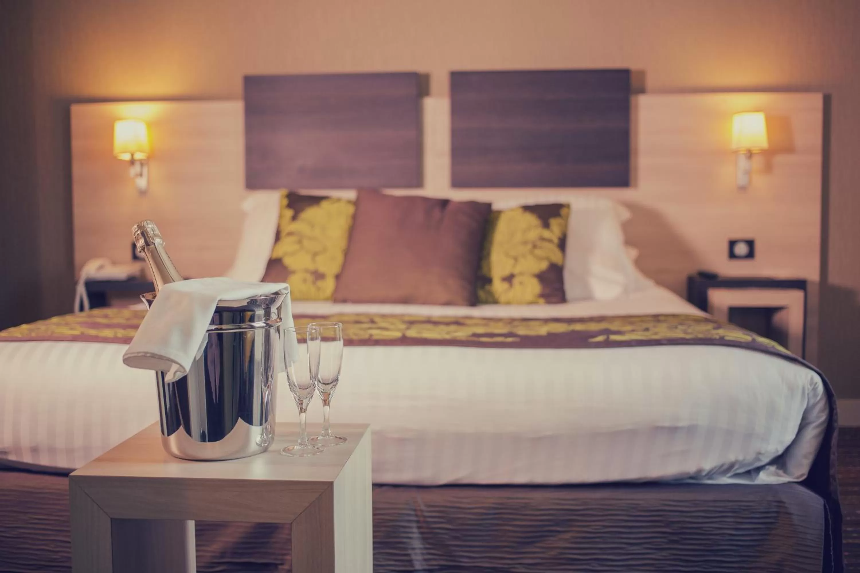 Photo of the whole room, Bed in Best Western Plus Richelieu