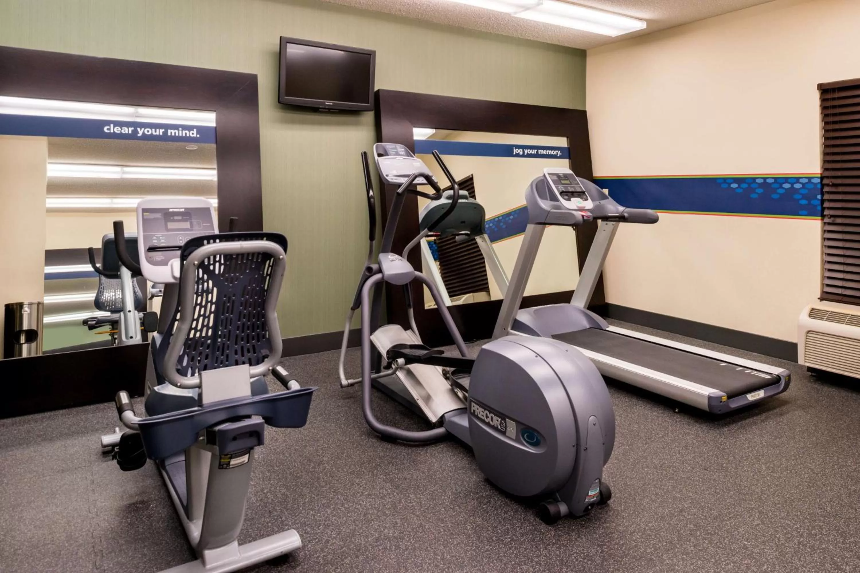 Fitness centre/facilities in Hampton Inn & Suites Orlando-East UCF