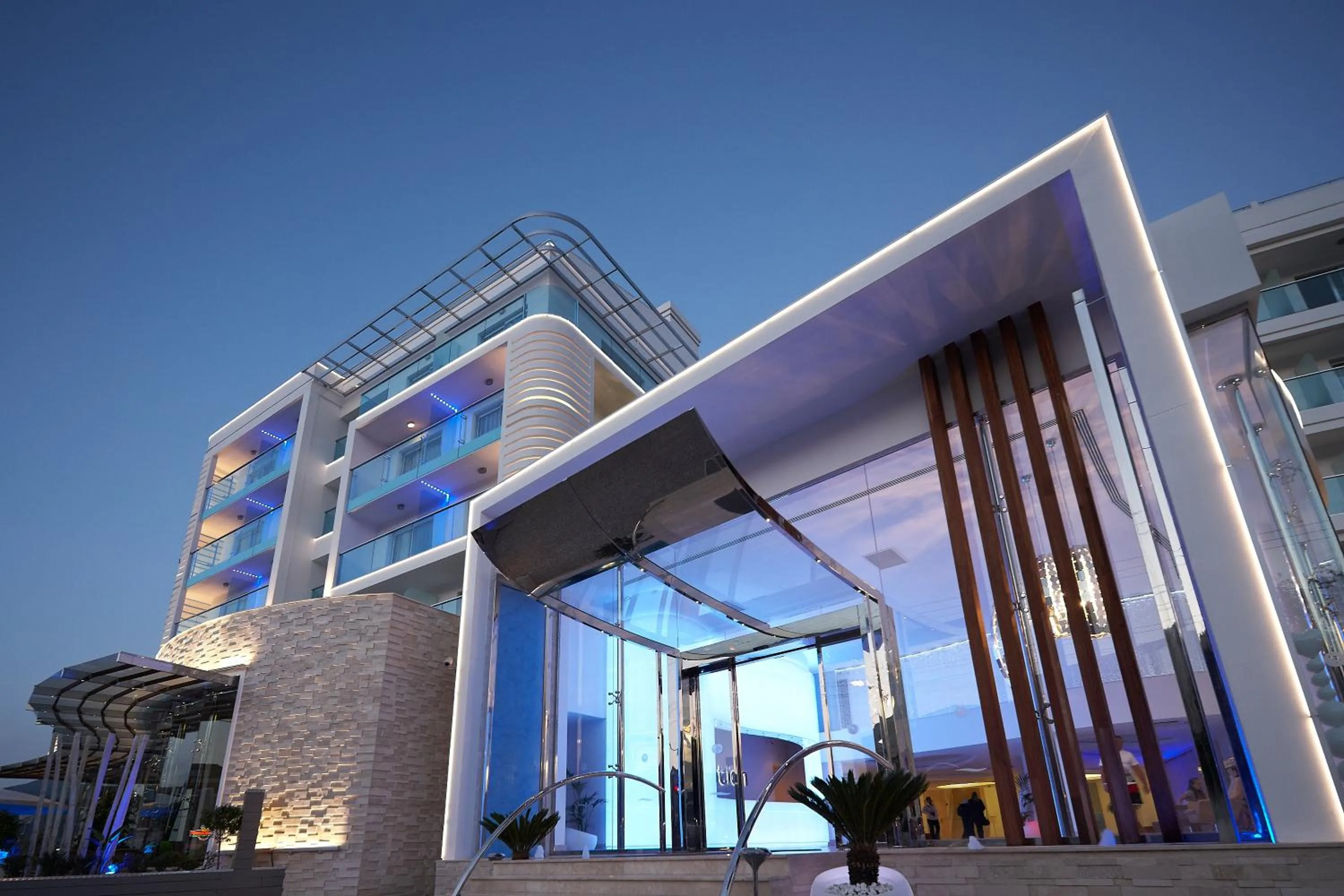 Property building in Blue Bay Platinum