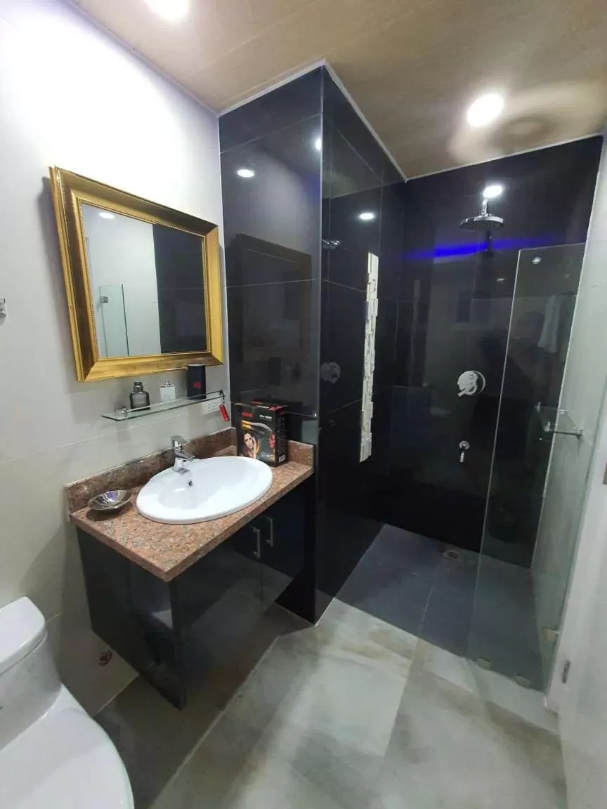 Bathroom in Kandi Palace