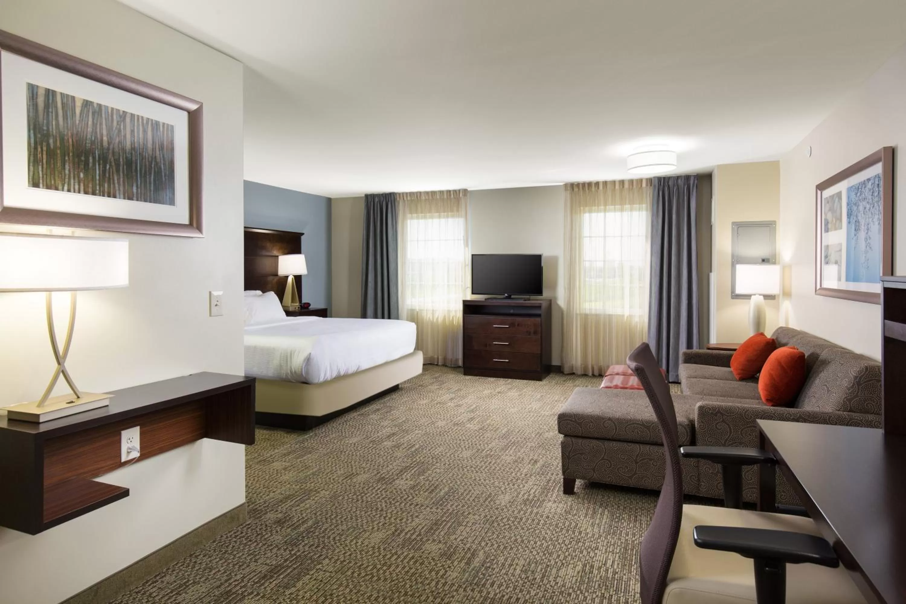 Photo of the whole room, Bed in Staybridge Suites Sacramento-Folsom by IHG