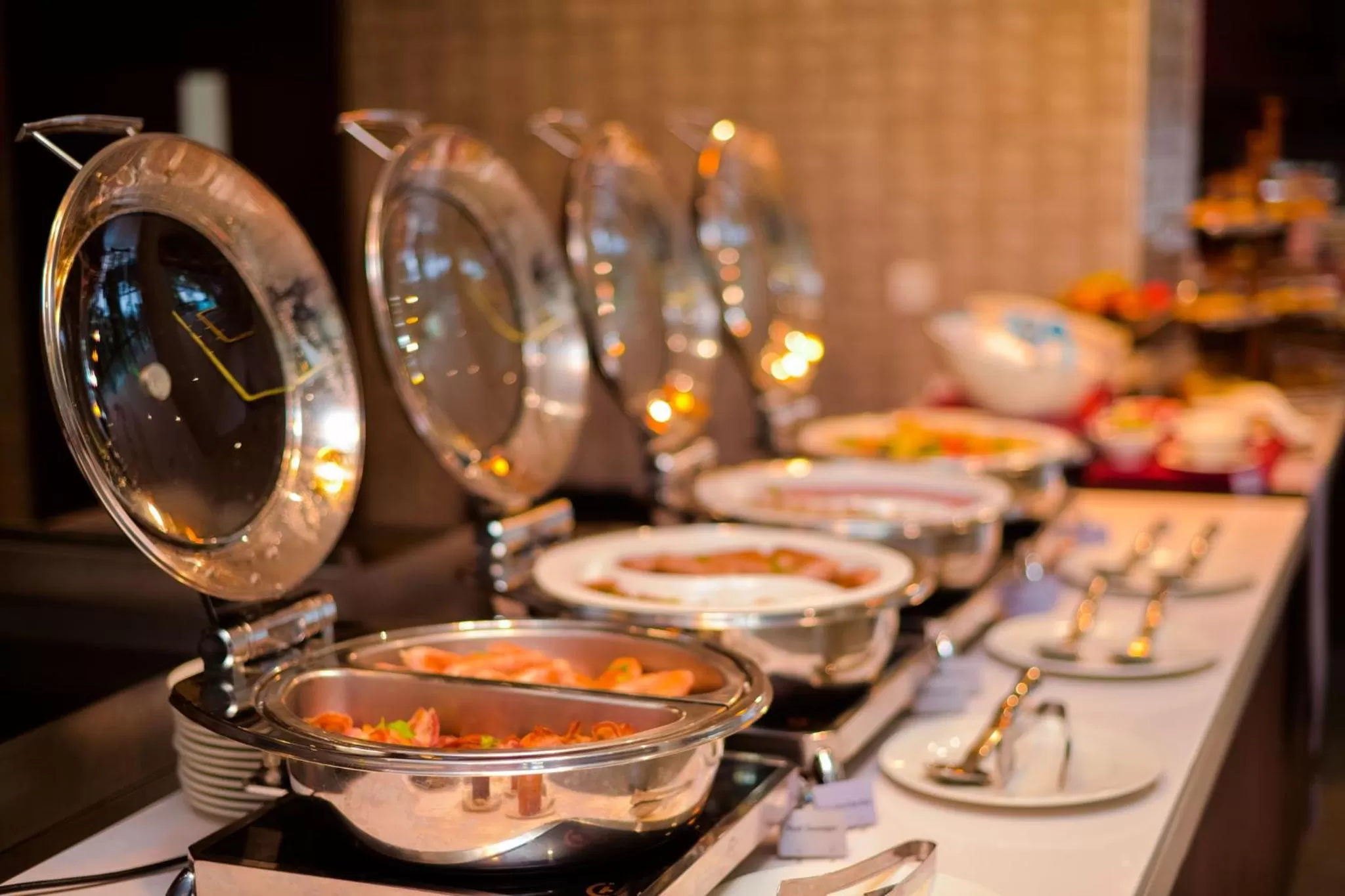 Restaurant/places to eat in Crowne Plaza - Dar Es Salaam by IHG