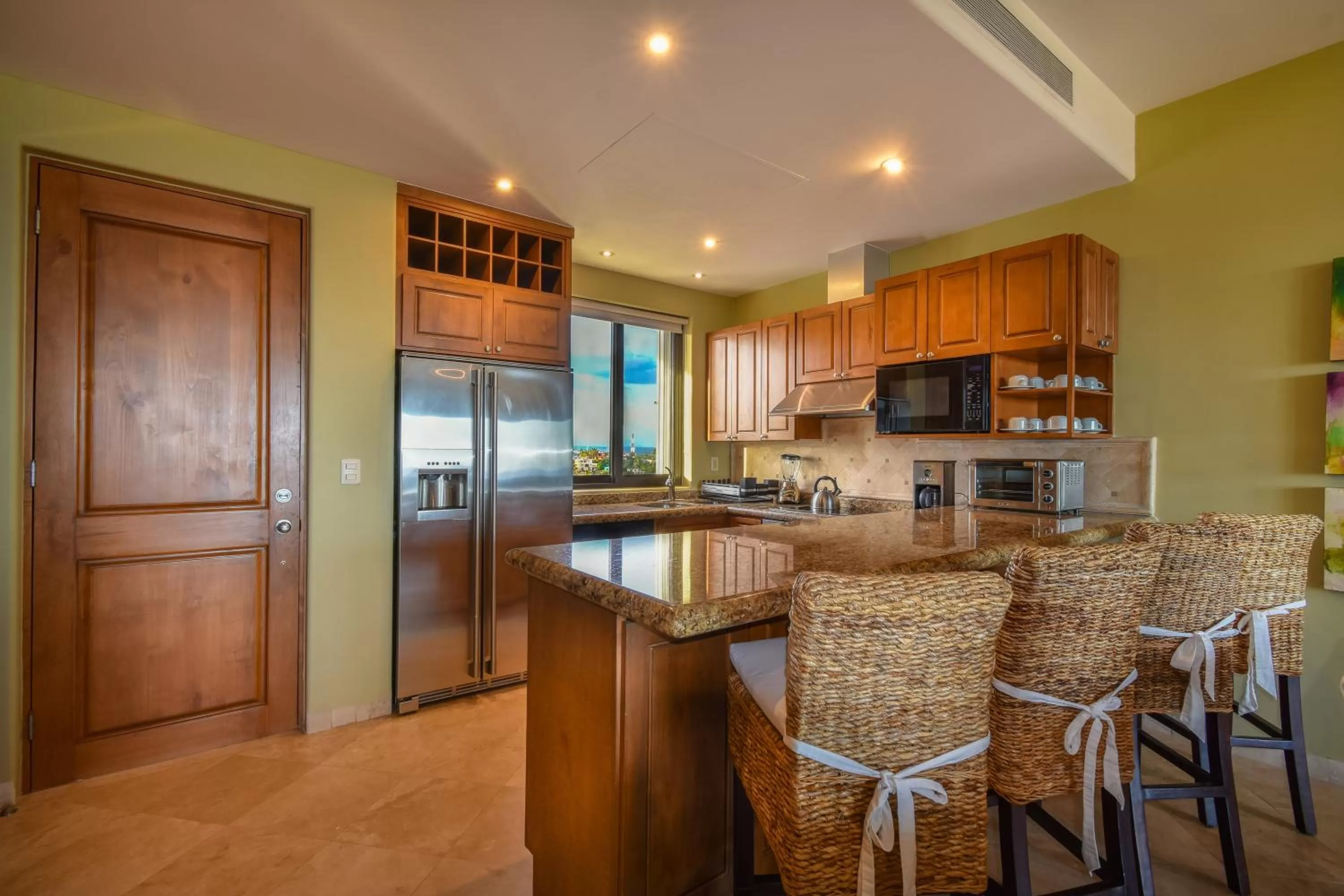 Kitchen or kitchenette in Alegranza Luxury Resort - All Master Suite