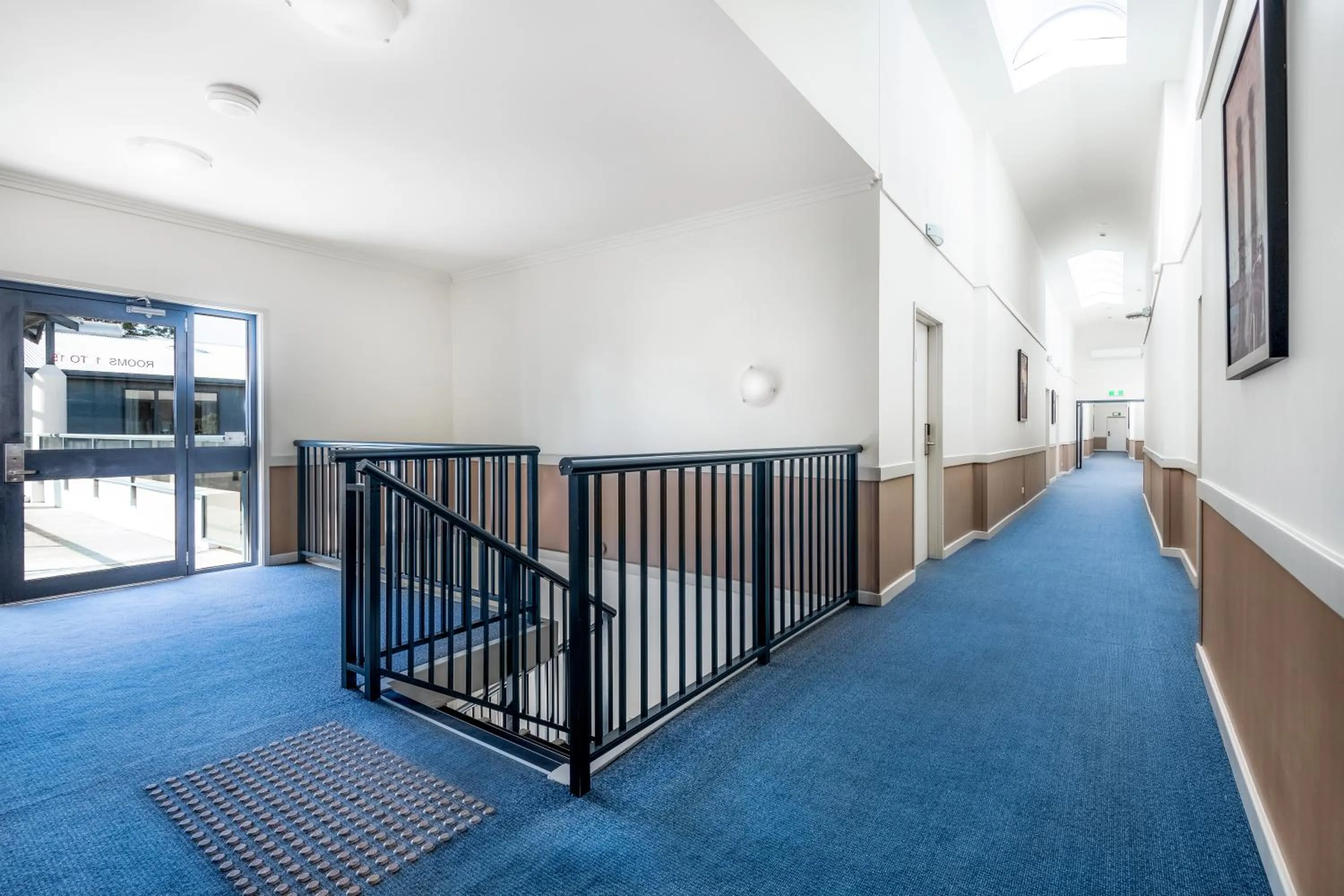 Property building in Hawkesbury Race Club Motel