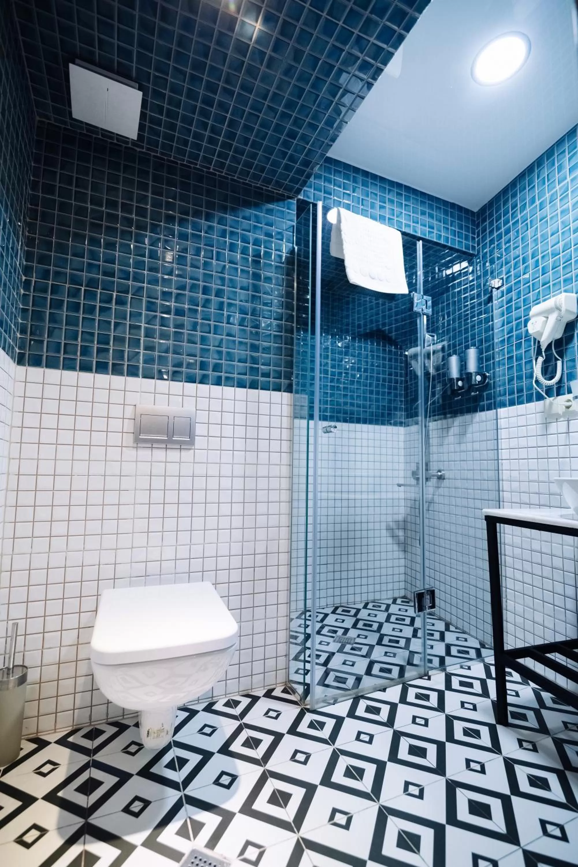 Bathroom in Royal Plaza Hotel