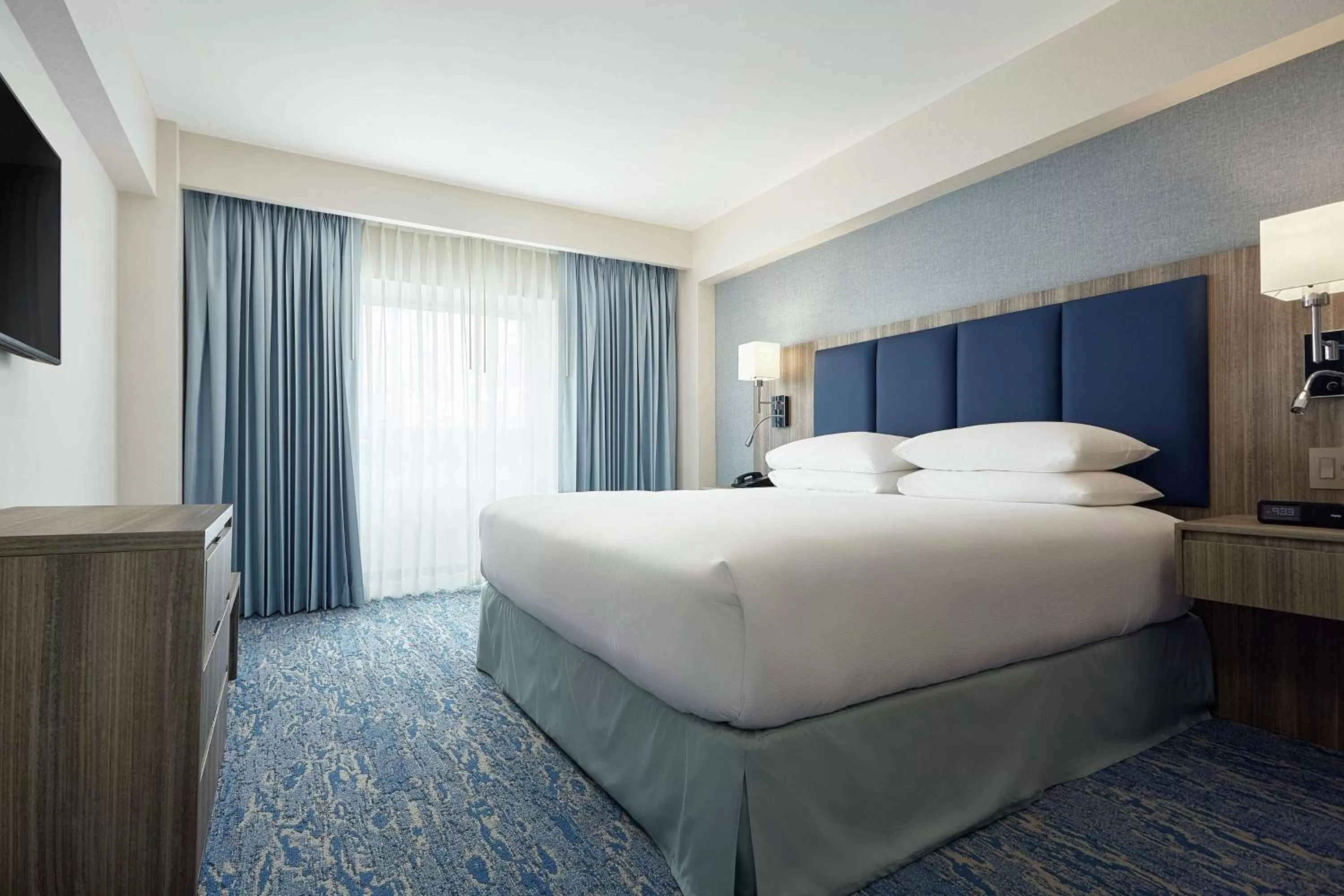 King Room with Pool View in DoubleTree by Hilton Managua