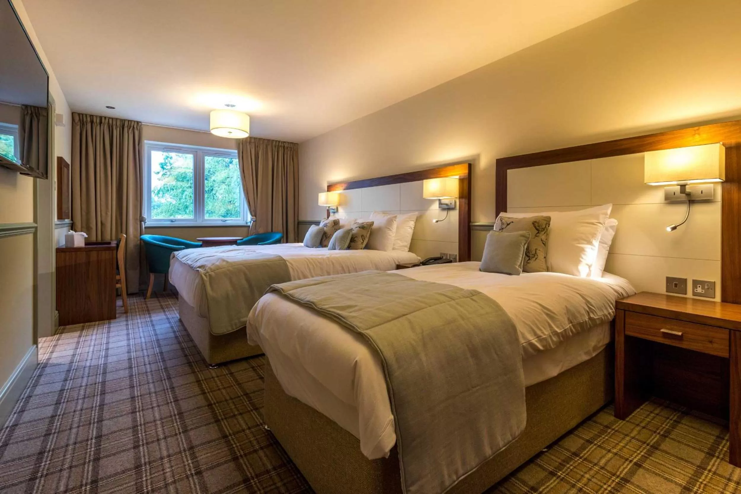 Bedroom, Bed in Damson Dene Hotel