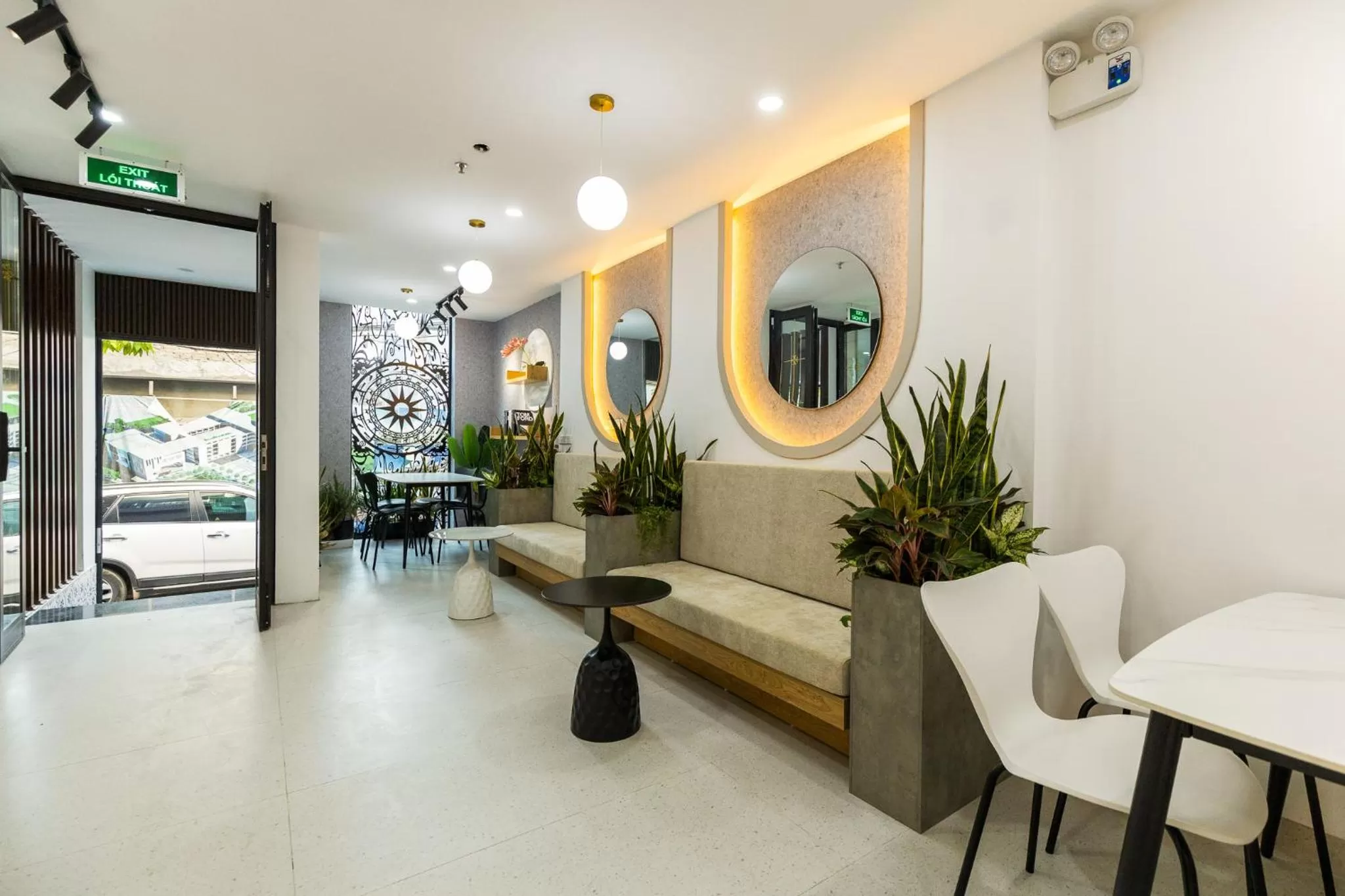 Restaurant/places to eat in Crescendo Boutique Studio