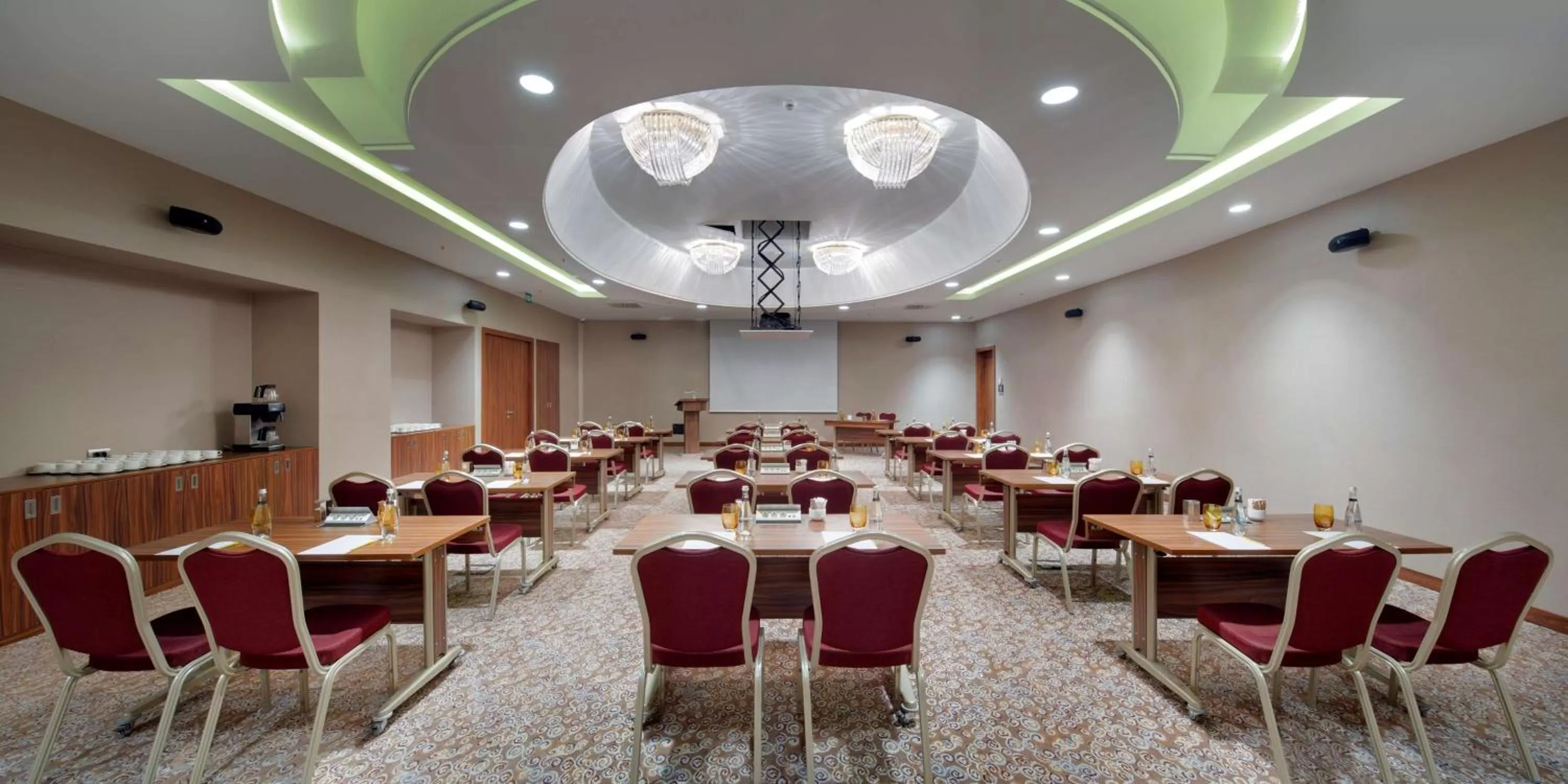 Meeting/conference room in Hilton Garden Inn Istanbul Beylikduzu