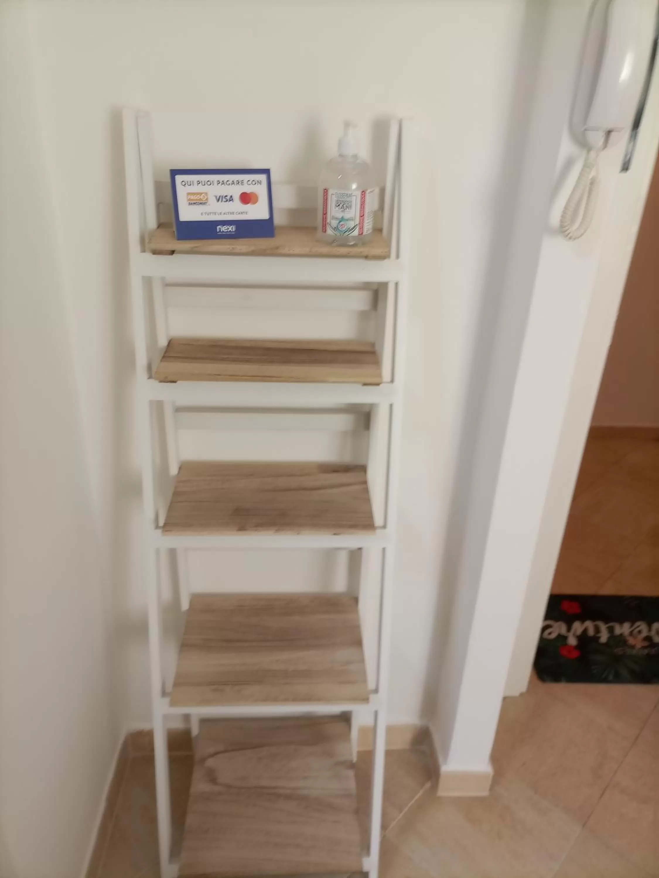 furniture, TV/Entertainment Center in Amicka B&B