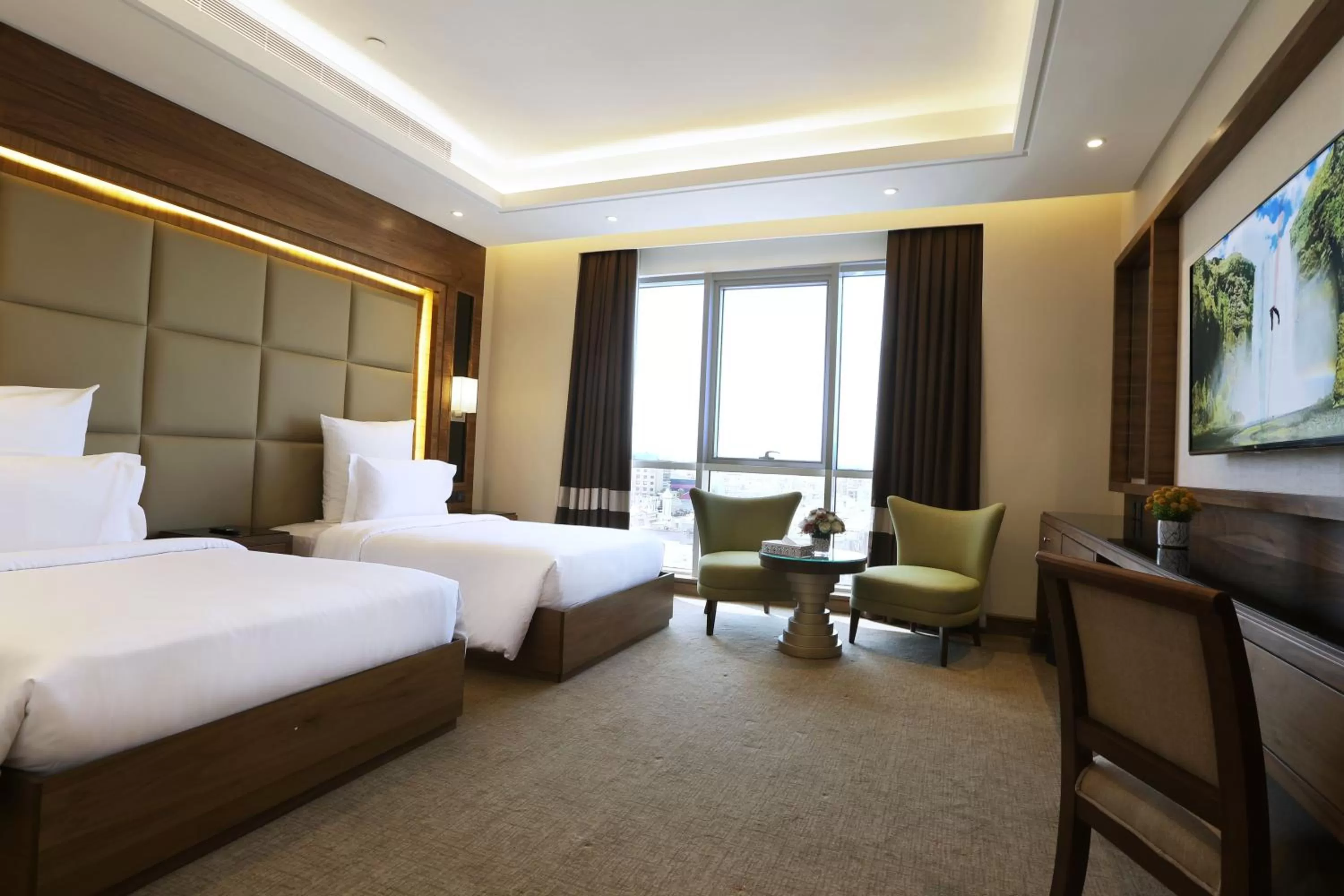 Property building, Bed in Weekend Hotel Sari