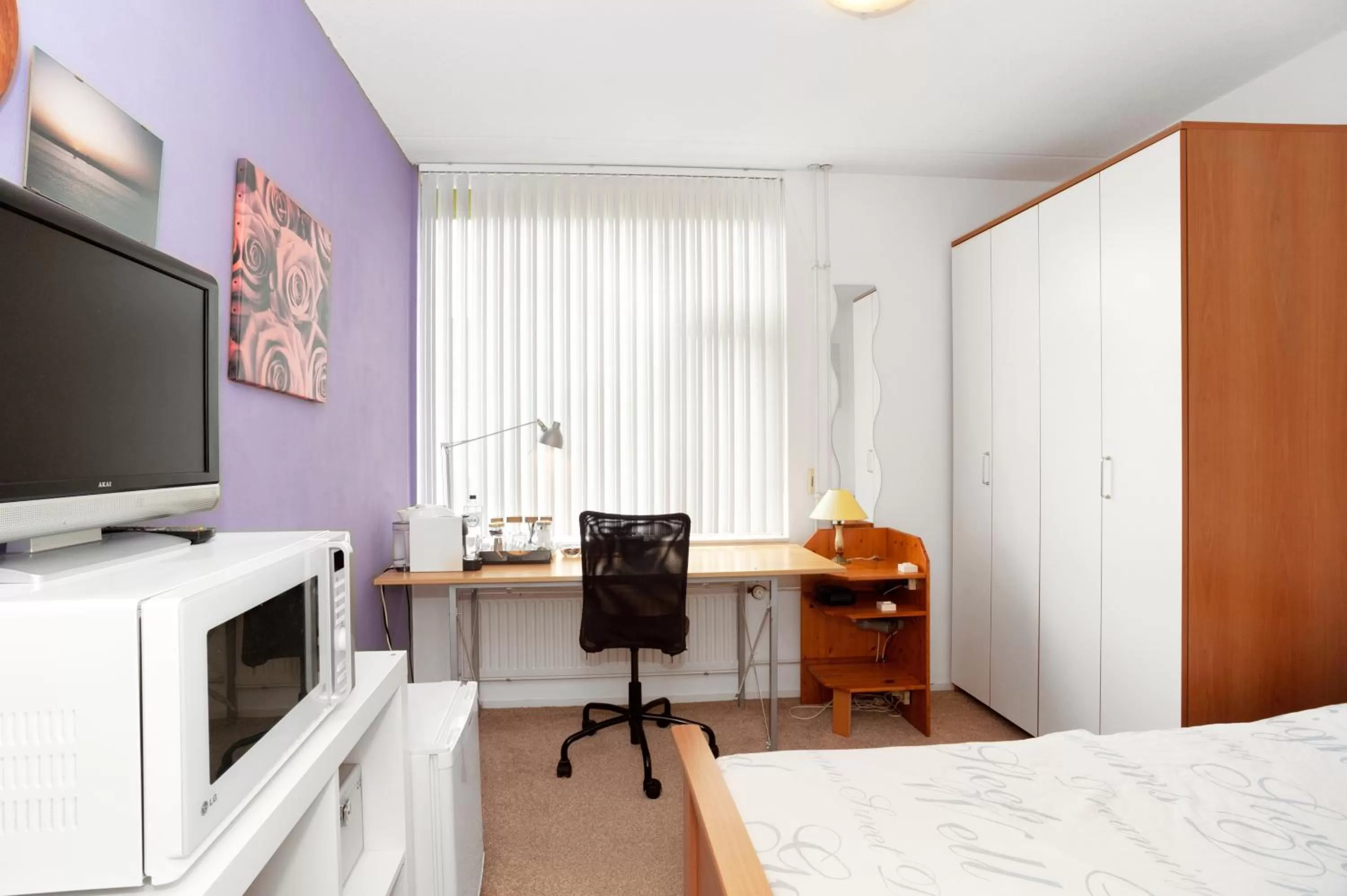 Property building, Bed in Wim's Place Schiphol Amsterdam Airport