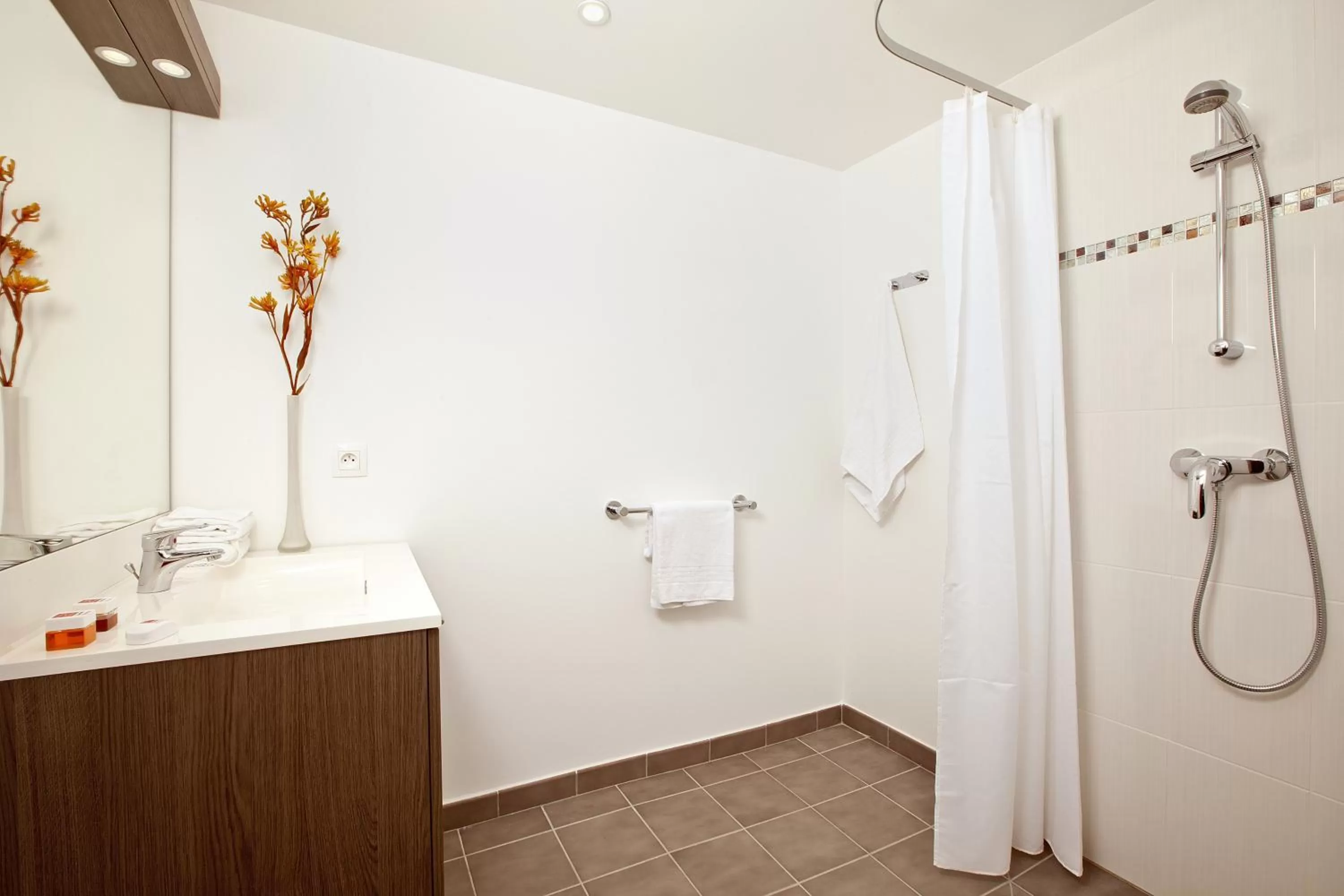 Bathroom in Séjours & Affaires Massy Atlantis