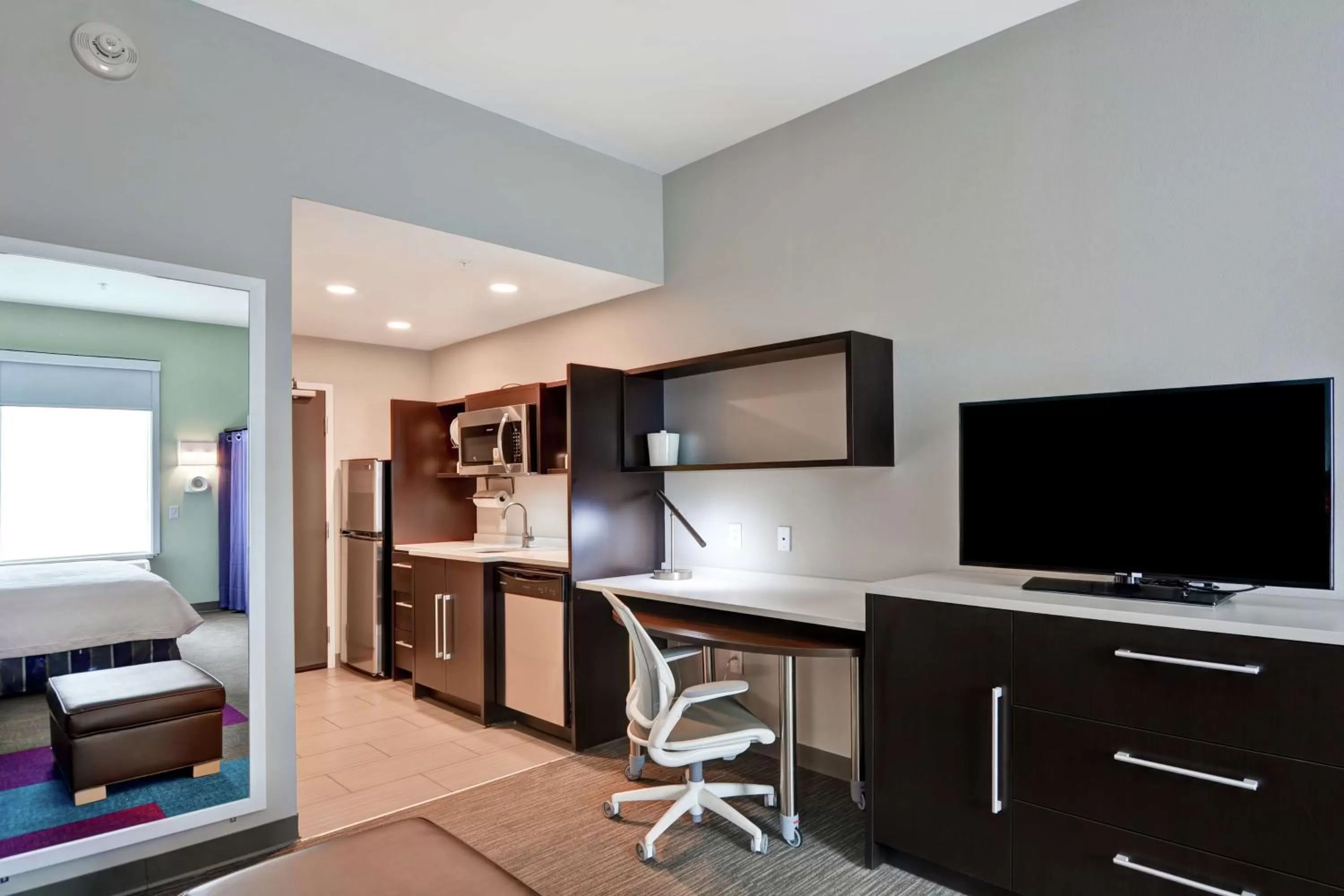 Bedroom, Bed in Home2 Suites Pensacola I-10 At North Davis Hwy