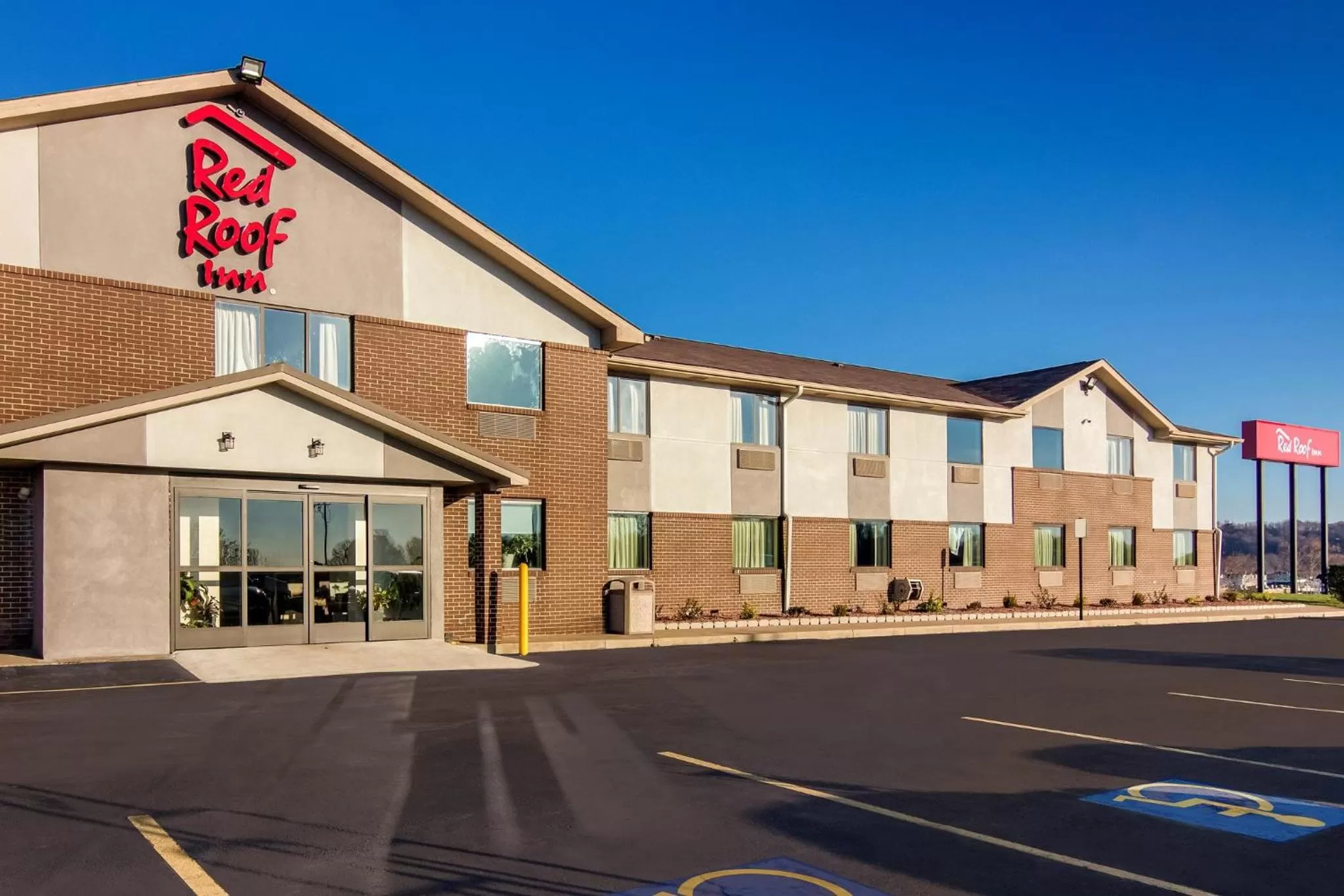 Property building in Red Roof Inn Greensburg