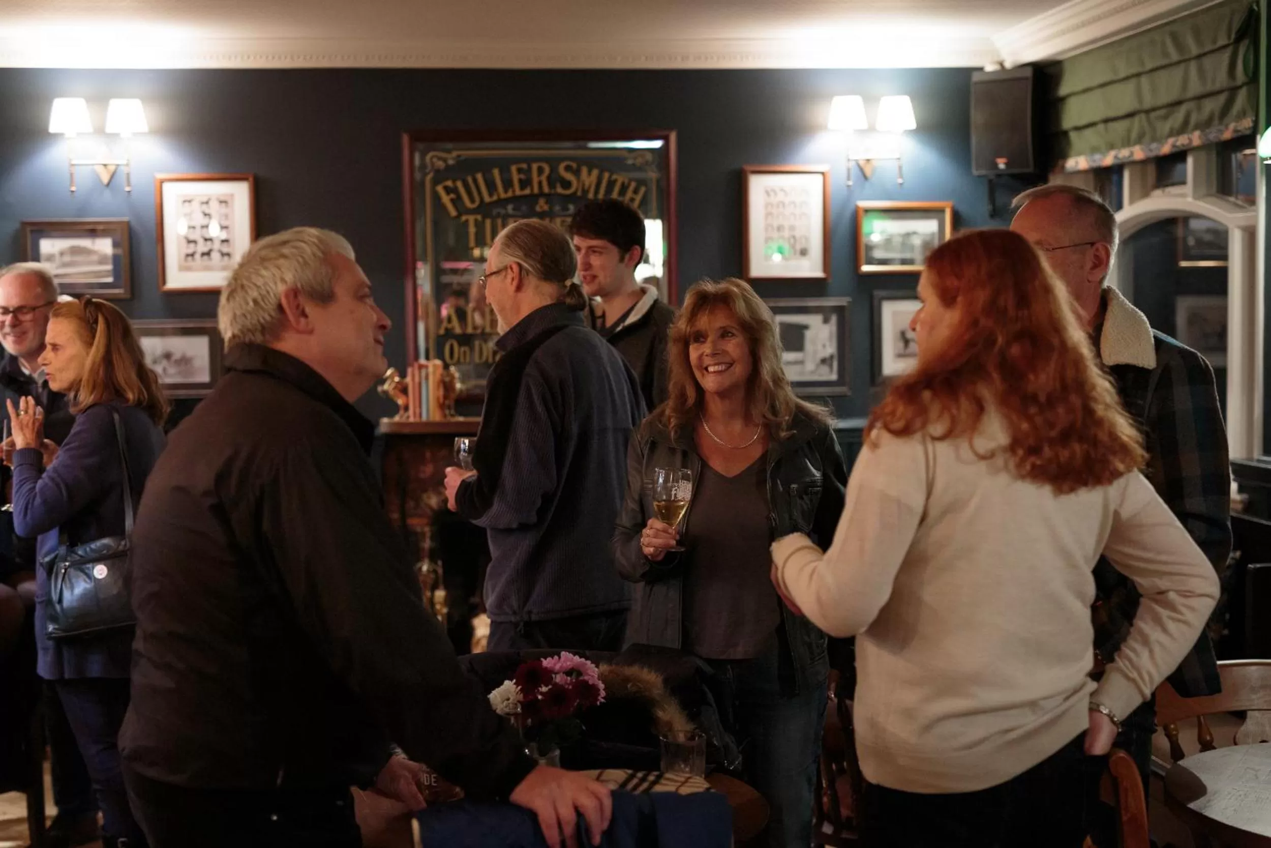 Lounge or bar in The Three Horseshoes East Worldham