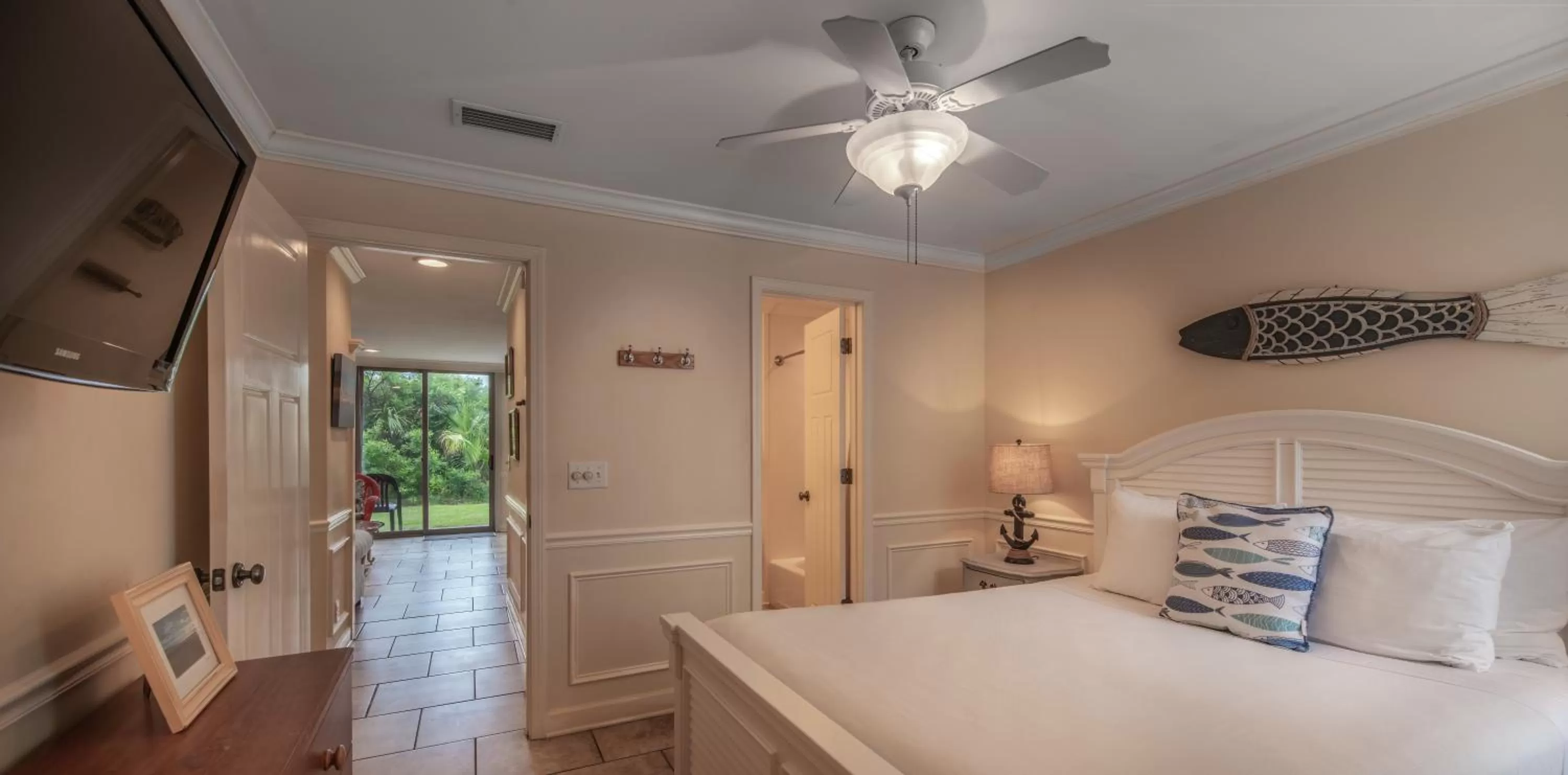 Bedroom, Bed in Villas by the Sea Resort & Conference Center