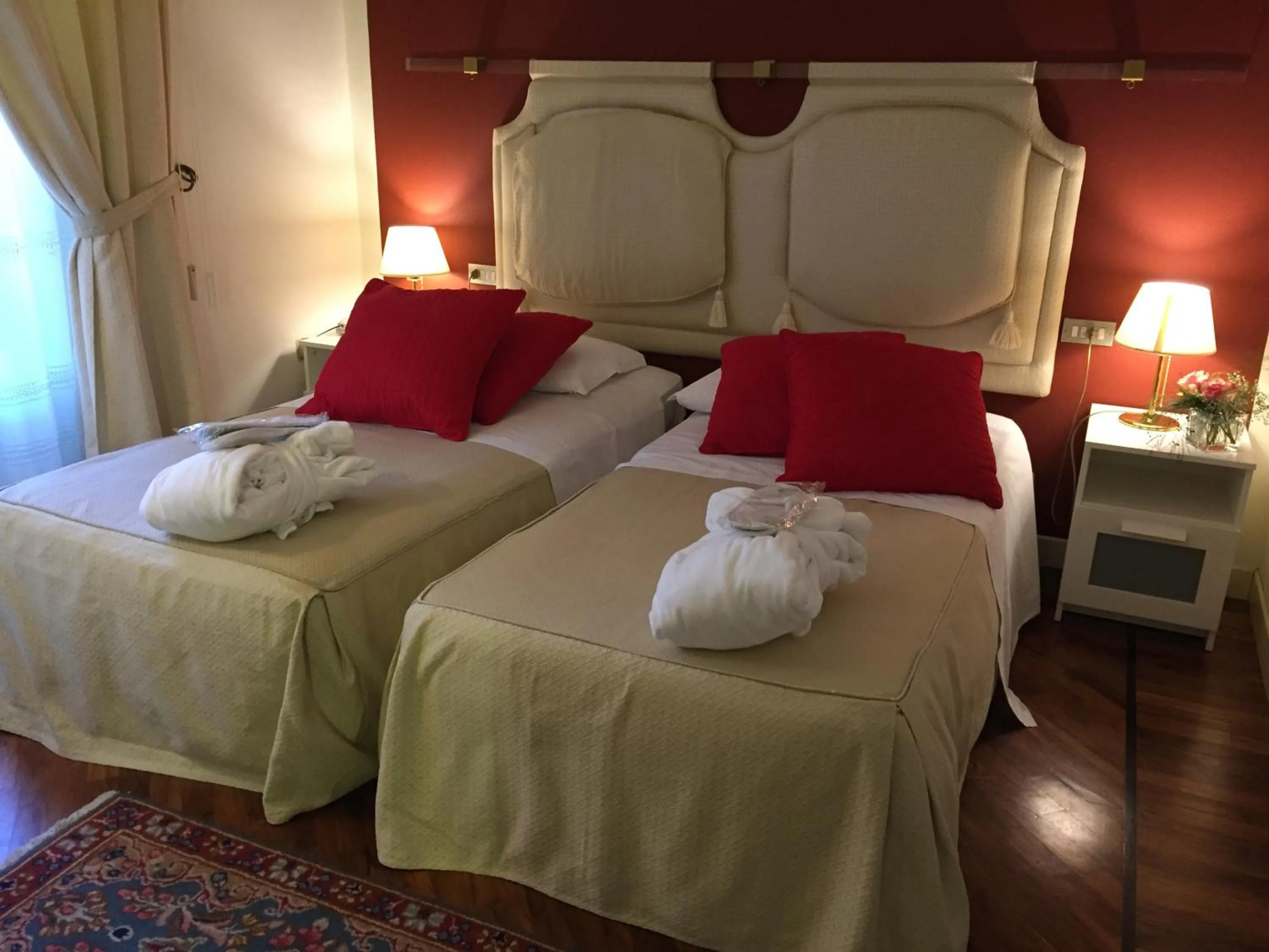 Photo of the whole room, Bed in Grand Hotel Tettuccio