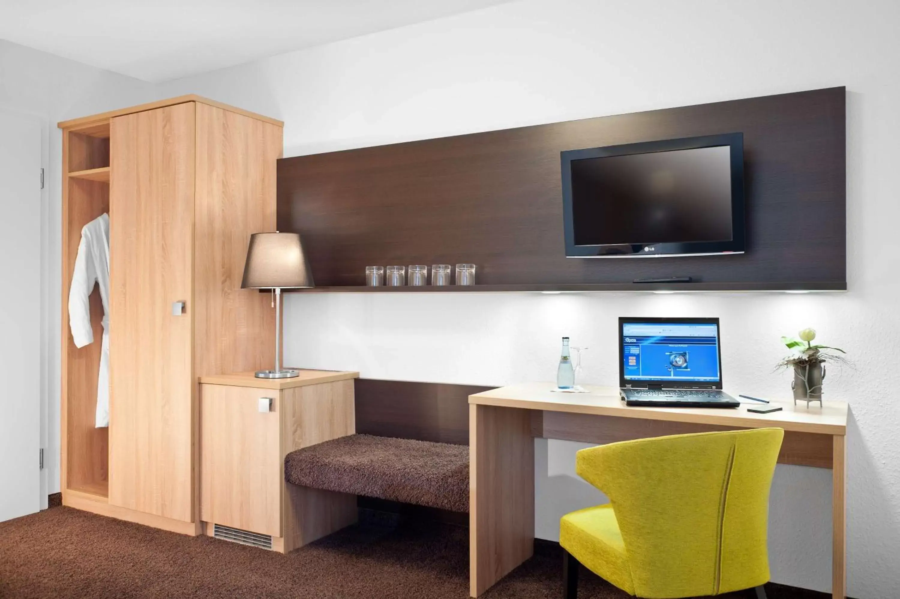 Deluxe Double or Twin Room in Best Western Hotel Favorit Deluxe Double or Twin Room in Best Western Hotel Favorit