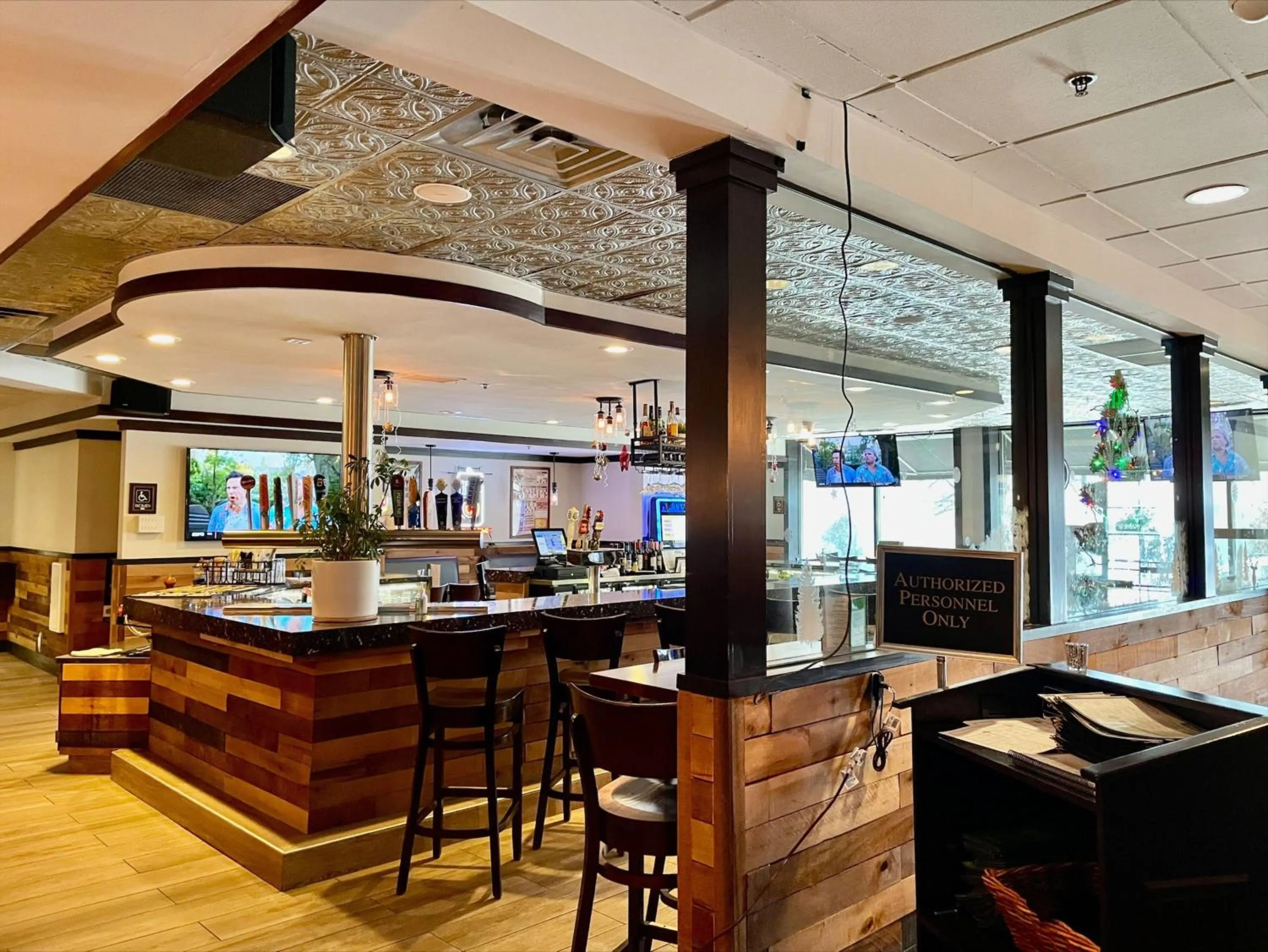 Restaurant/places to eat in Holiday Inn Bloomington Airport South-Mall Area by IHG