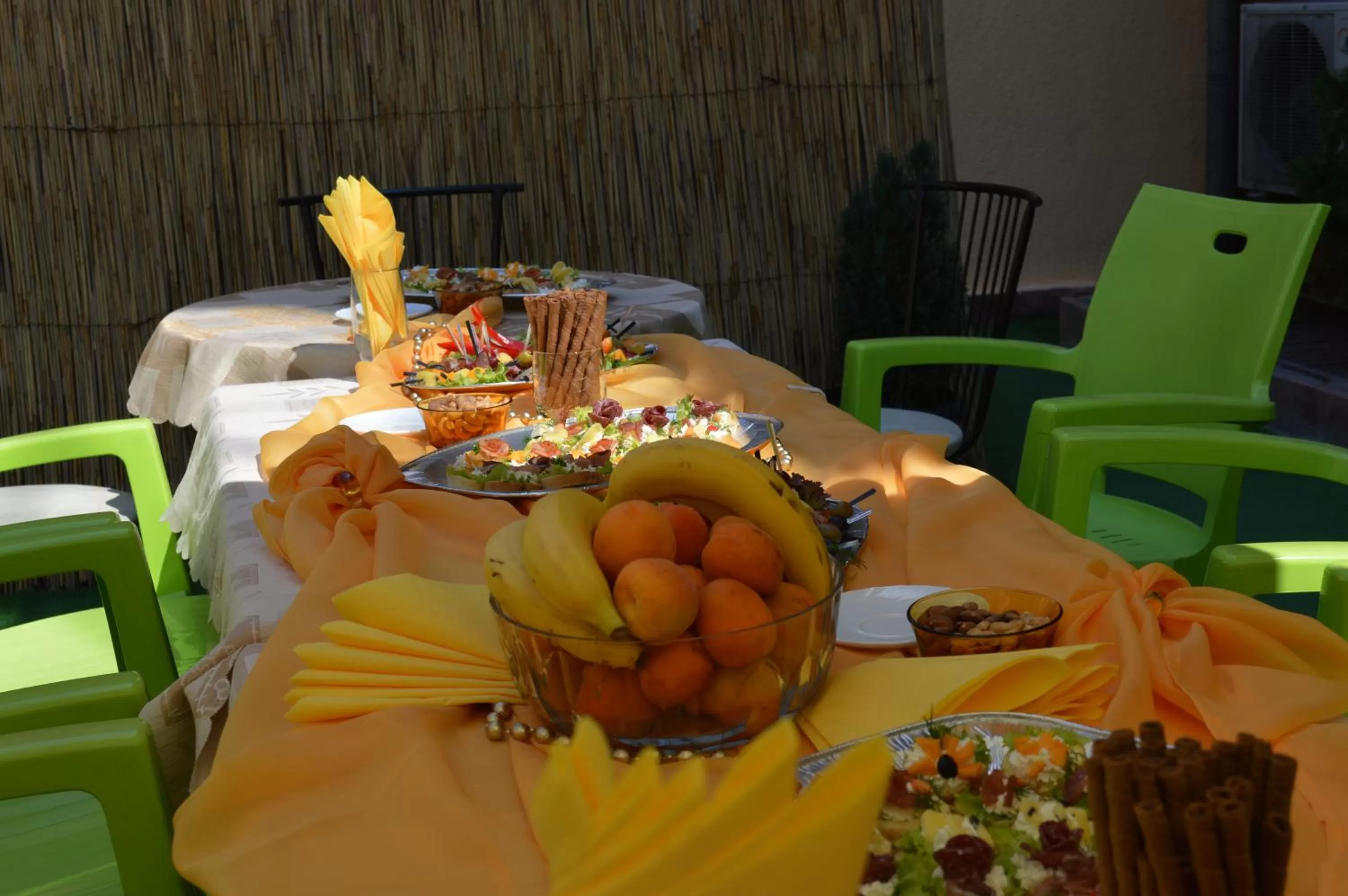 Garden in Hotel Color