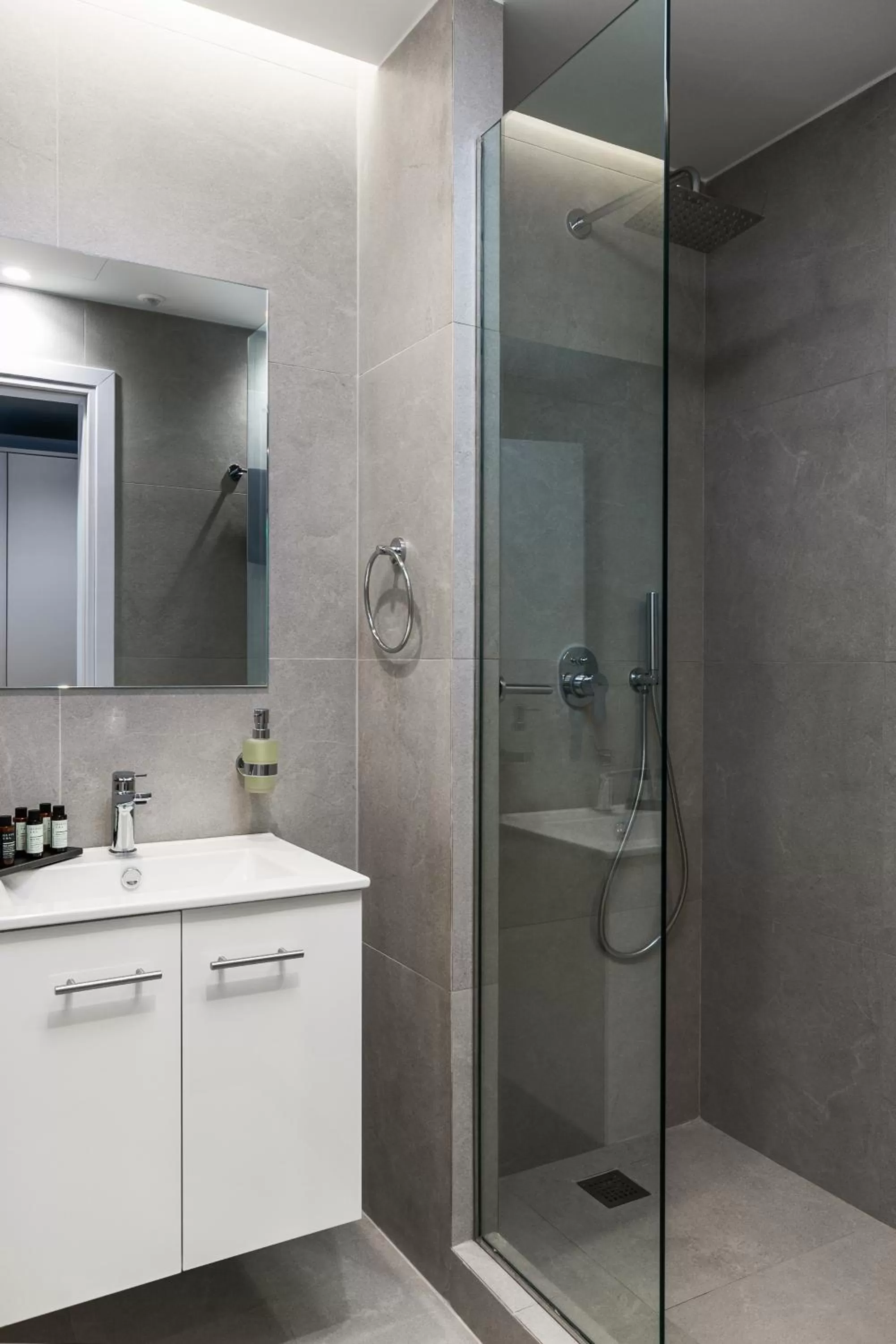 Shower in Hestia - Averof 7