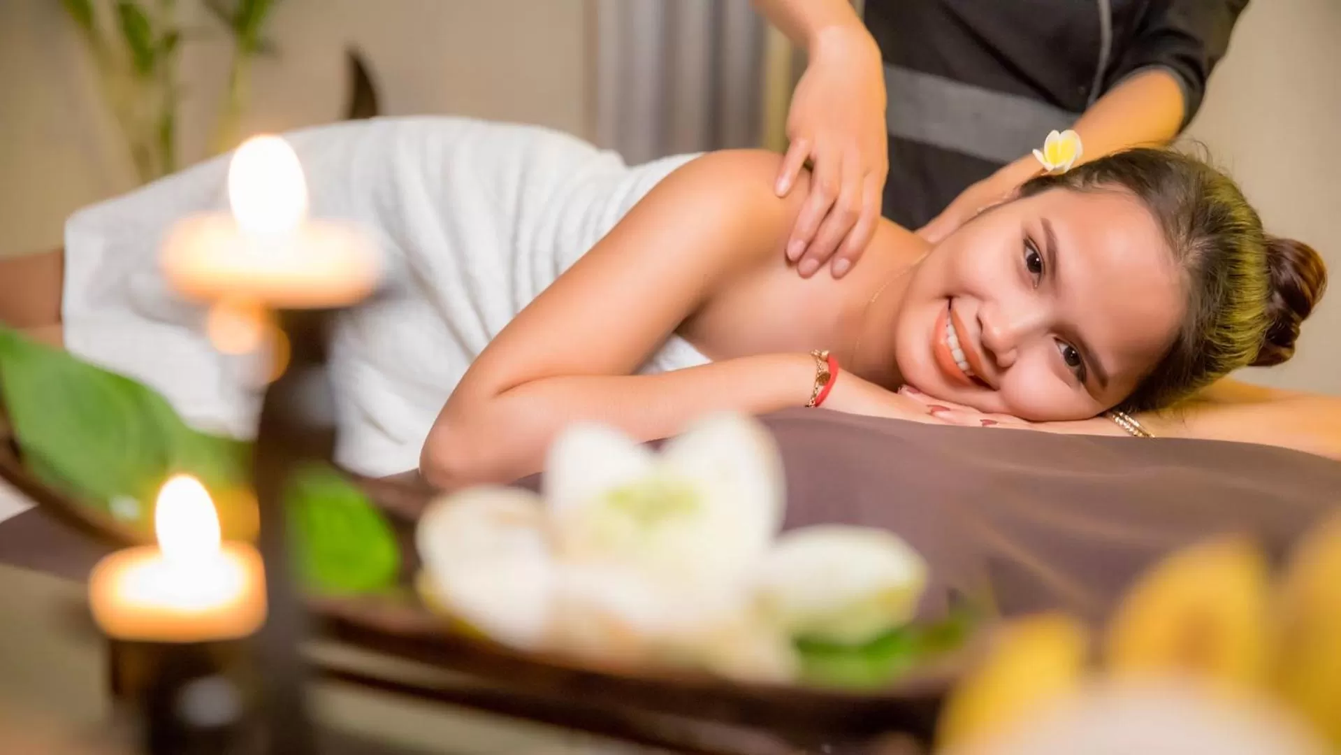 Massage in White Mansion 白色公馆