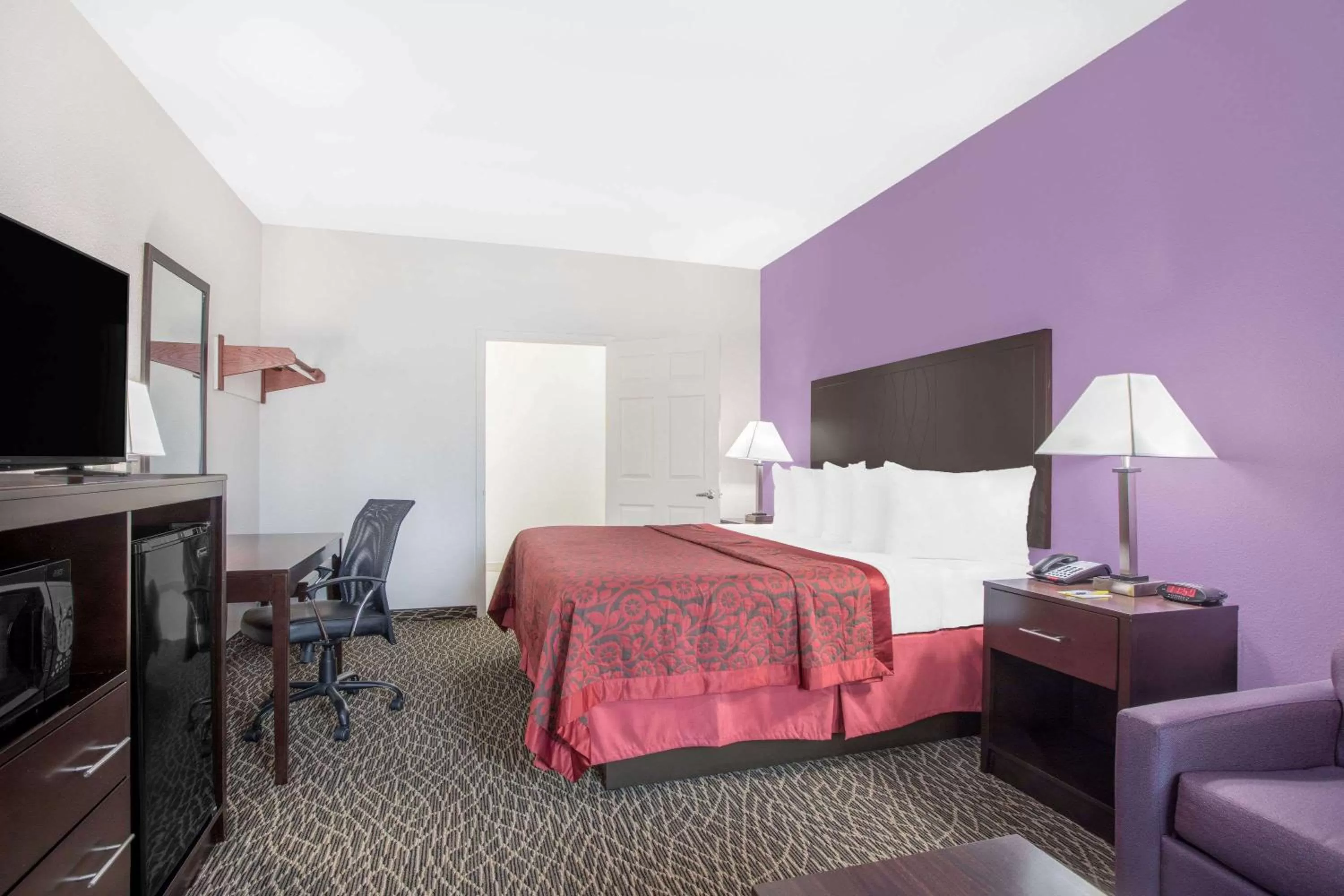 Photo of the whole room, Bed in Days Inn by Wyndham Bryan