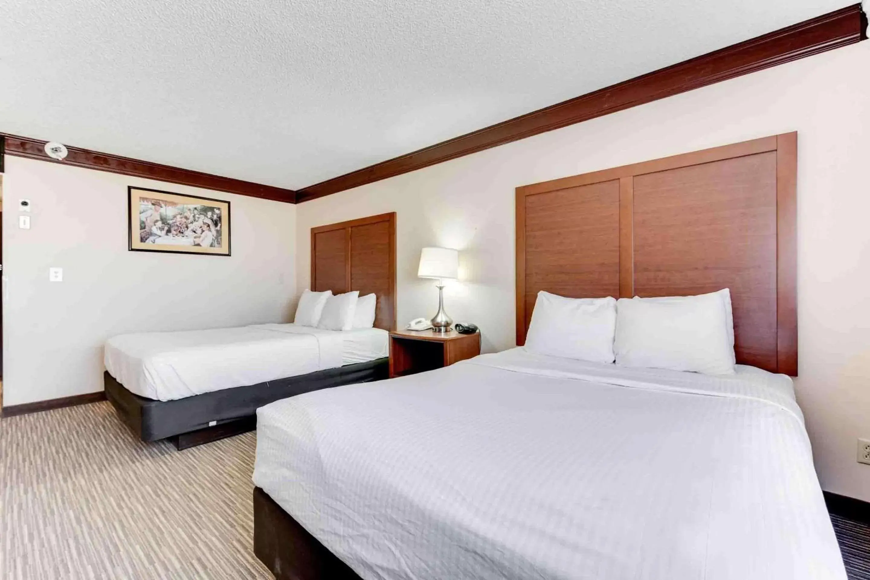 Queen Room with Two Queen Beds and Movie Review - Disability Access/Non-Smoking in Best Western Movie Manor Queen Room with Two Queen Beds and Movie Review - Disability Access/Non-Smoking in Best Western Movie Manor