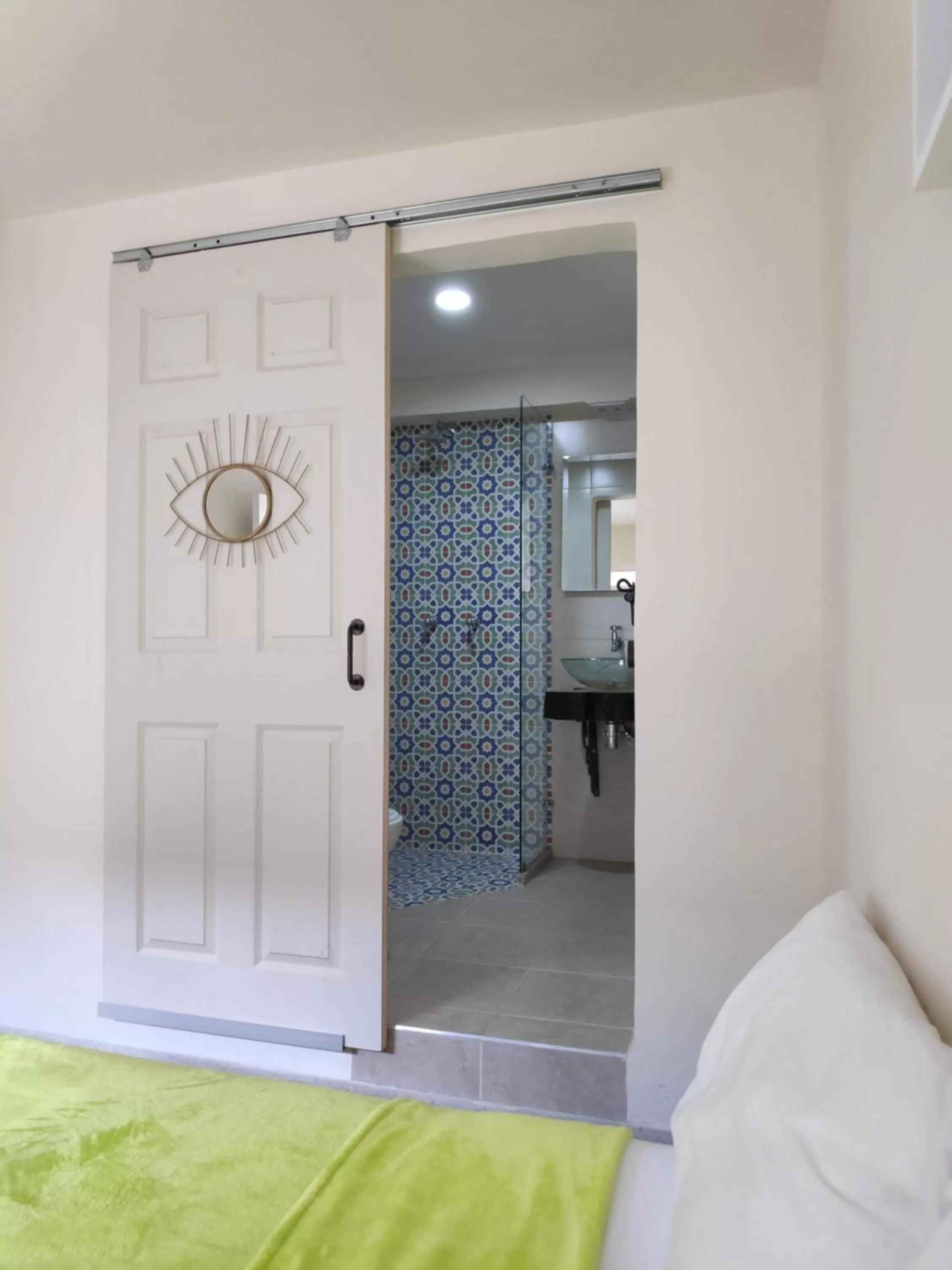 Bathroom, Bed in Casa Azul Boutique Hostel