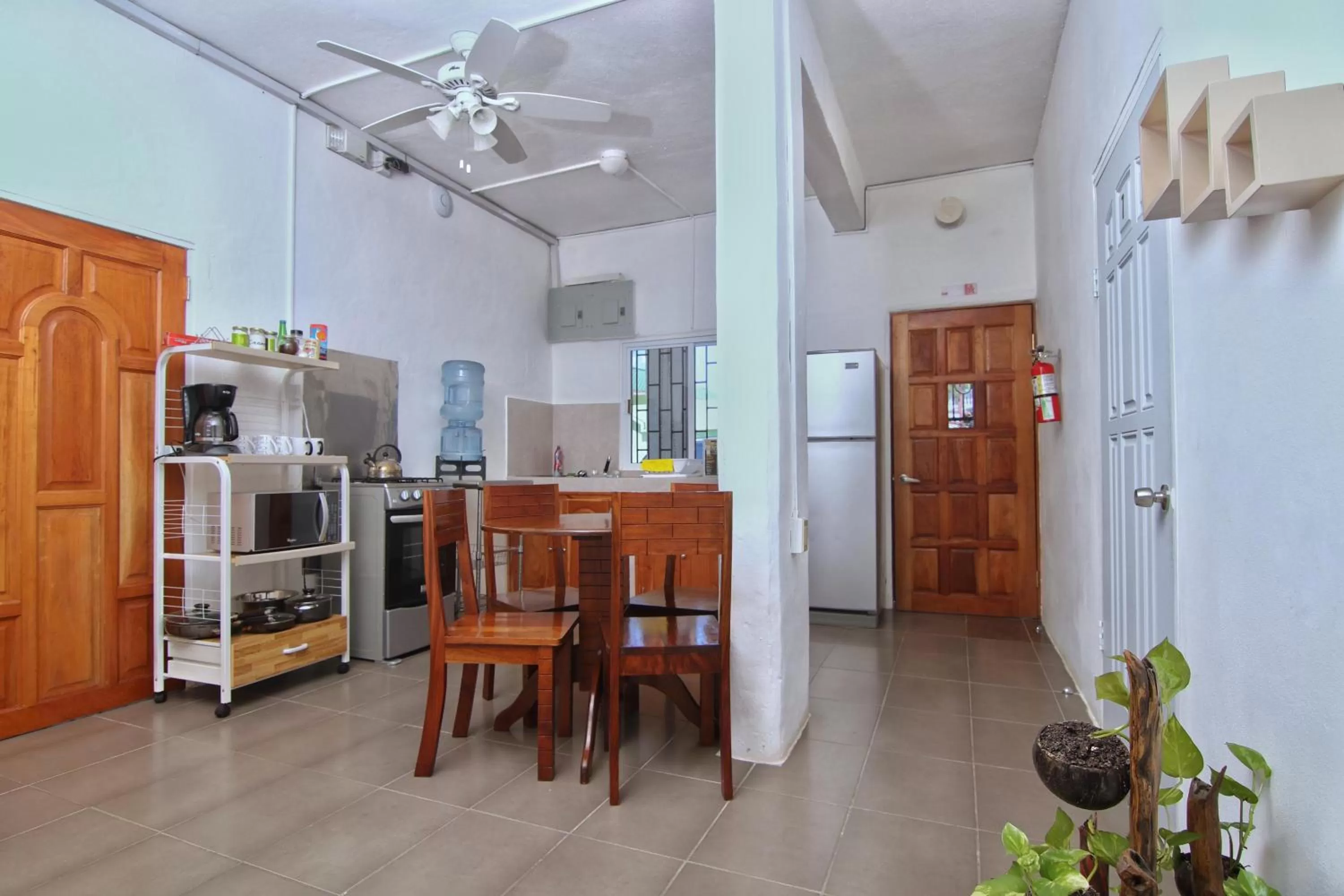 Dining area in Rainforest Haven Inn